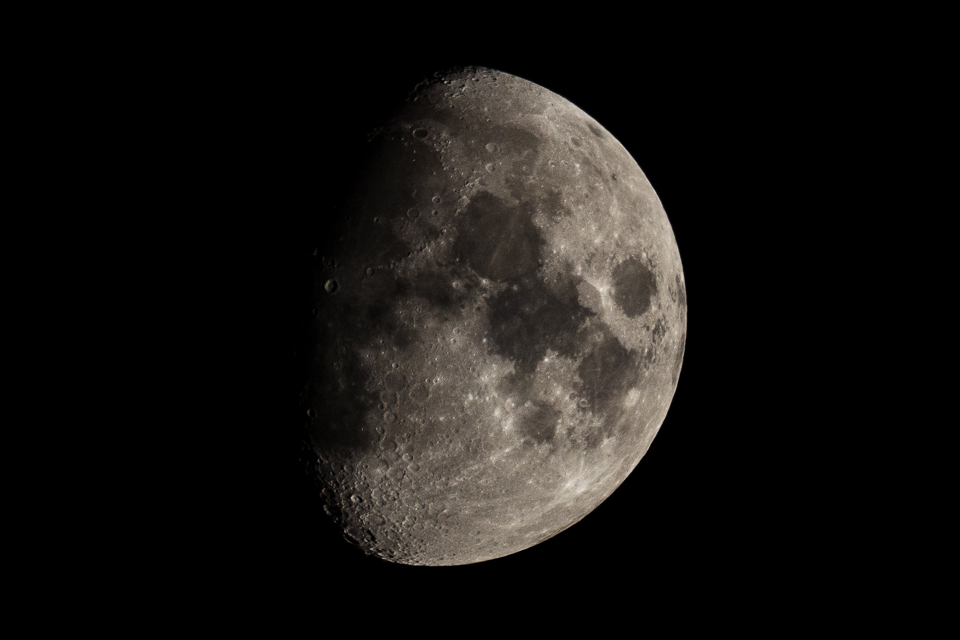 Olympus OM-D E-M5 II + M.300mm F4.0 + MC-14 sample photo. Moon from st. petersburg photography