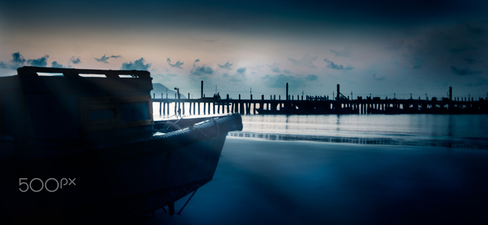 Nikon D2Xs sample photo. Dawn con dao island.jpg photography