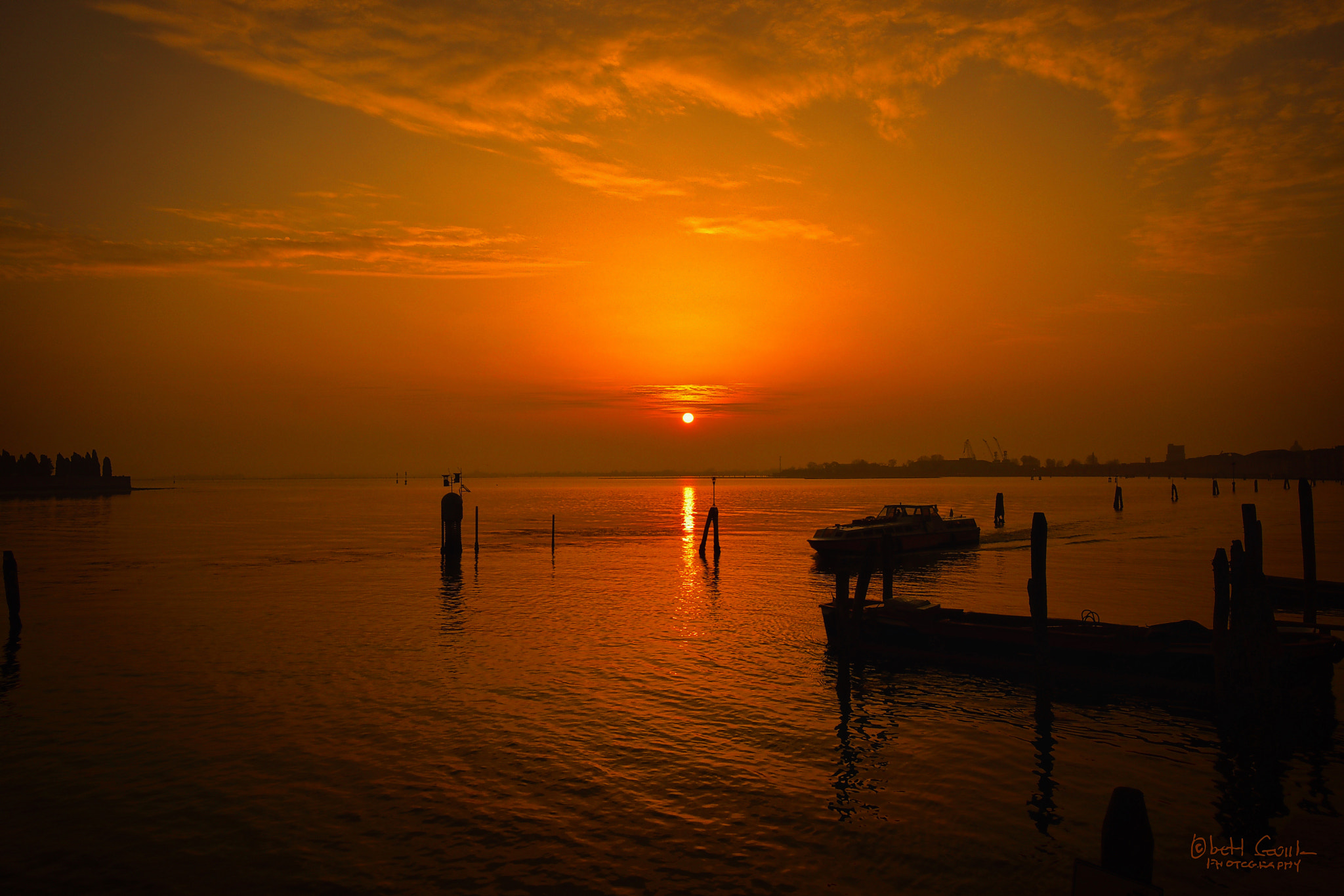 Sony Alpha NEX-7 + Sony E 10-18mm F4 OSS sample photo. Venice sunrise photography