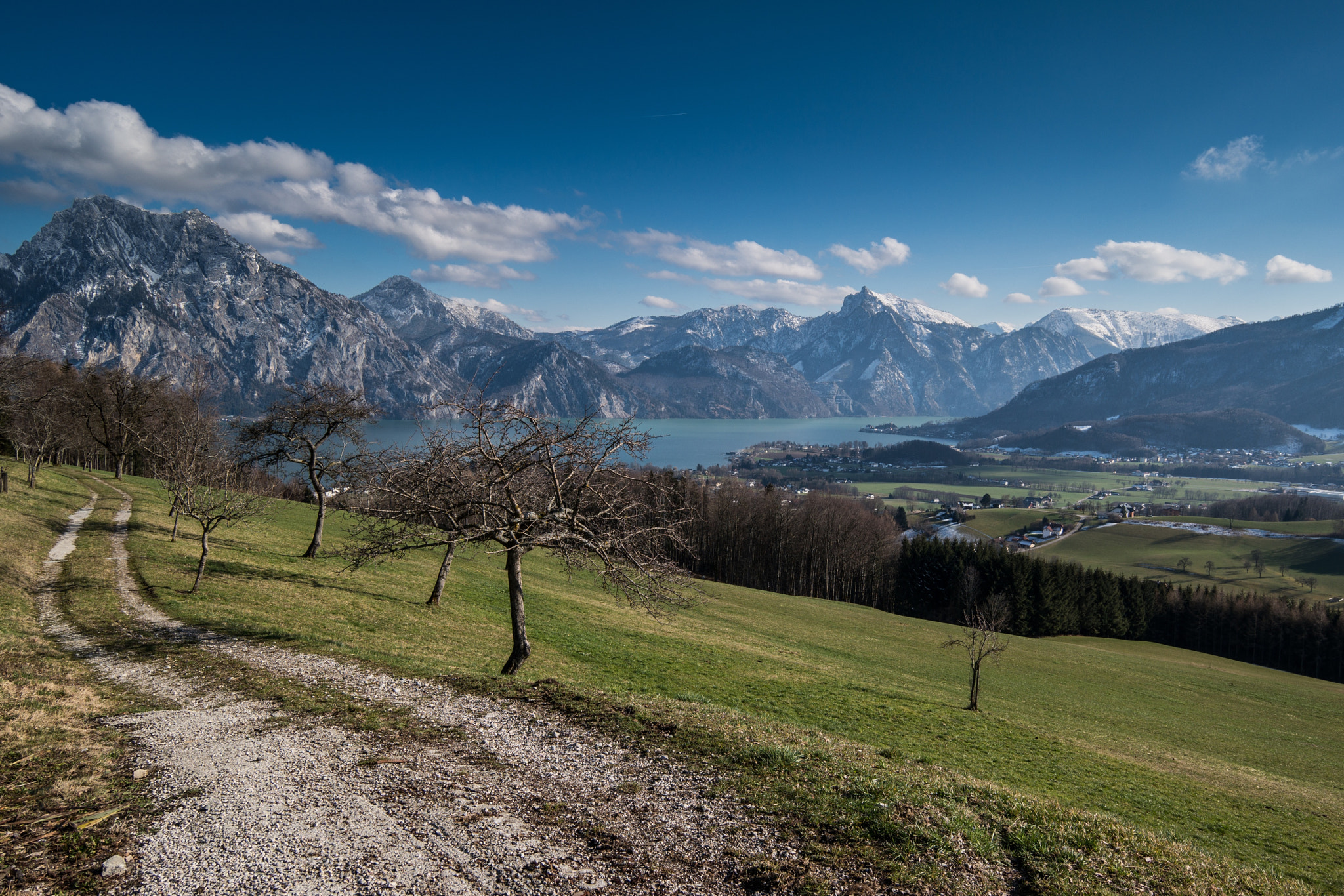 Samsung NX30 + Samsung NX 12-24mm F4-5.6 ED sample photo. Traunsee photography