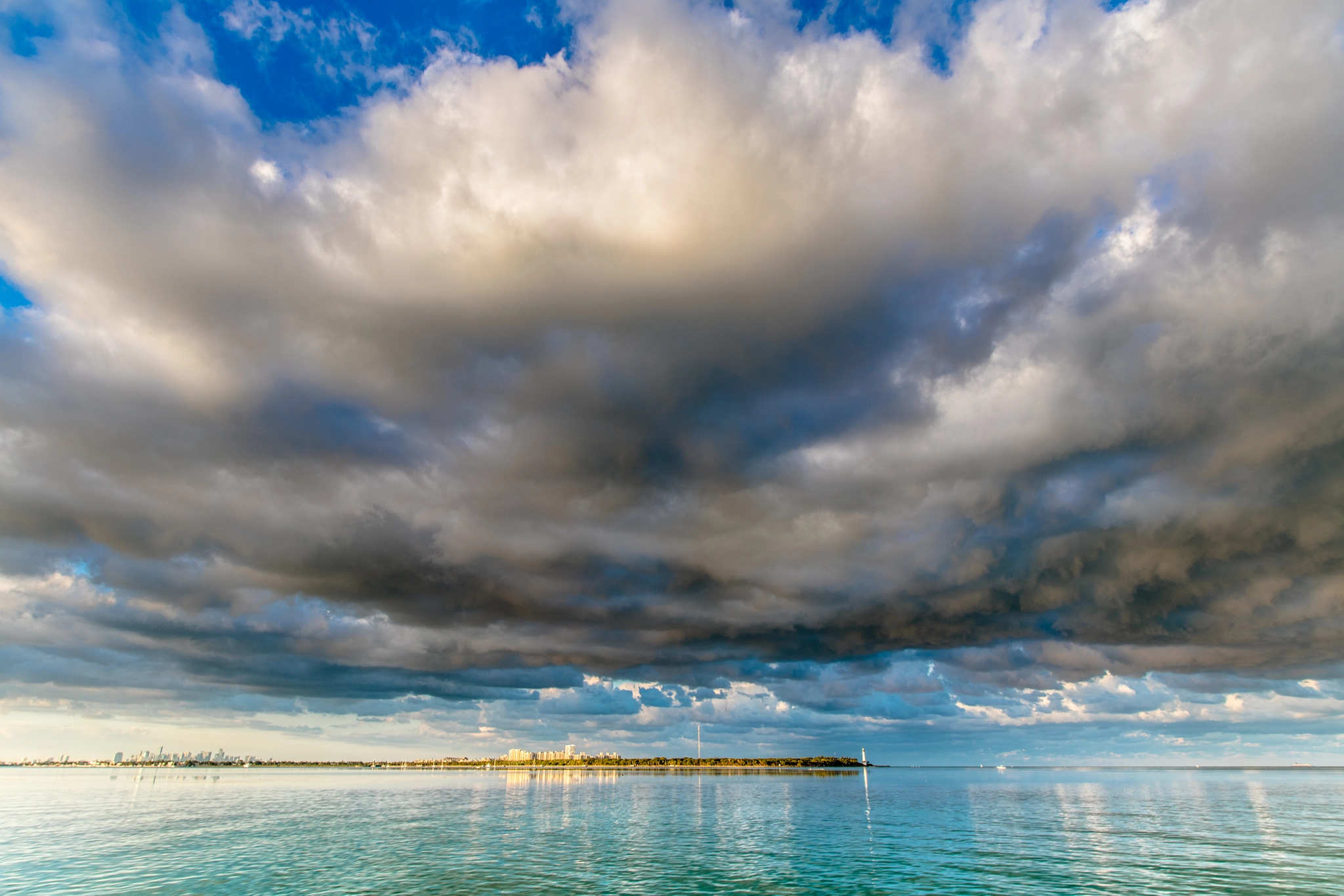 Canon EOS 5DS R + Sigma 20mm EX f/1.8 sample photo. A day on the bay photography