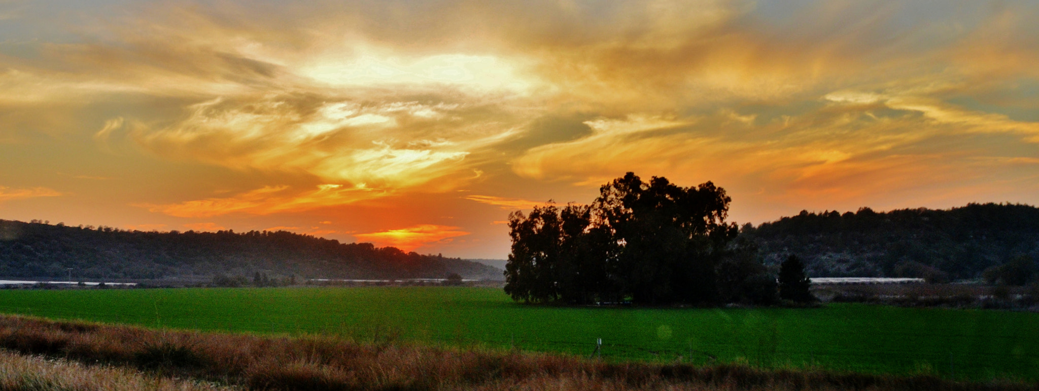 Nikon D7000 + AF Nikkor 20mm f/2.8 sample photo. Breathtaking sunset photography