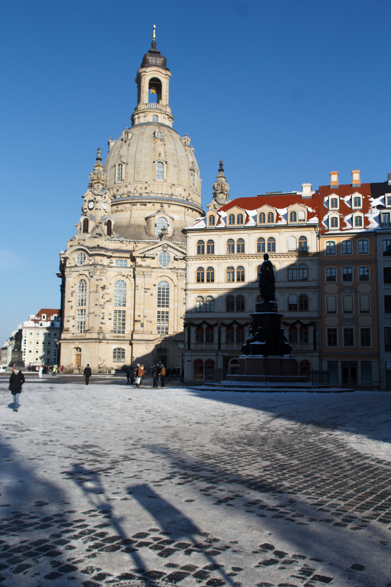 Canon EOS 1200D (EOS Rebel T5 / EOS Kiss X70 / EOS Hi) + Sigma 18-50mm F2.8-4.5 DC OS HSM sample photo. Frauenkirche photography