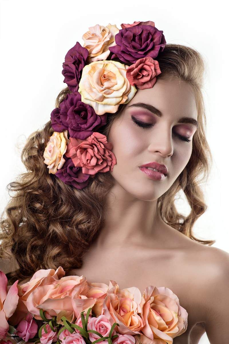 85mm F1.4 sample photo. Rose photography