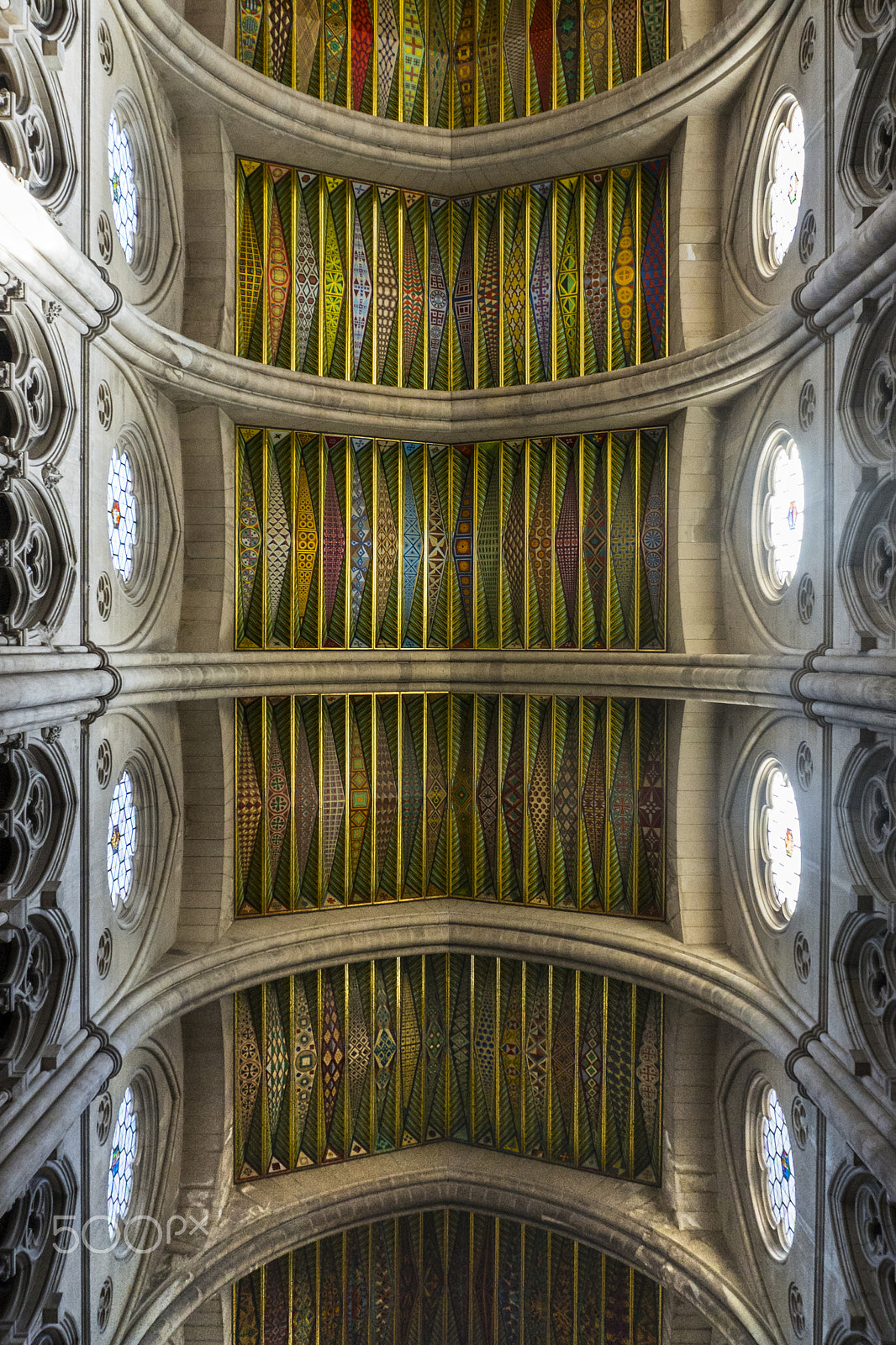 OLYMPUS M.12-50mm F3.5-6.3 sample photo. Almudena´s cathedral ceiling photography