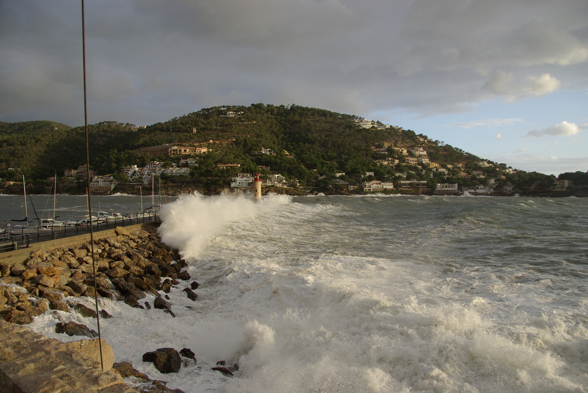Pentax K10D sample photo. The wave photography
