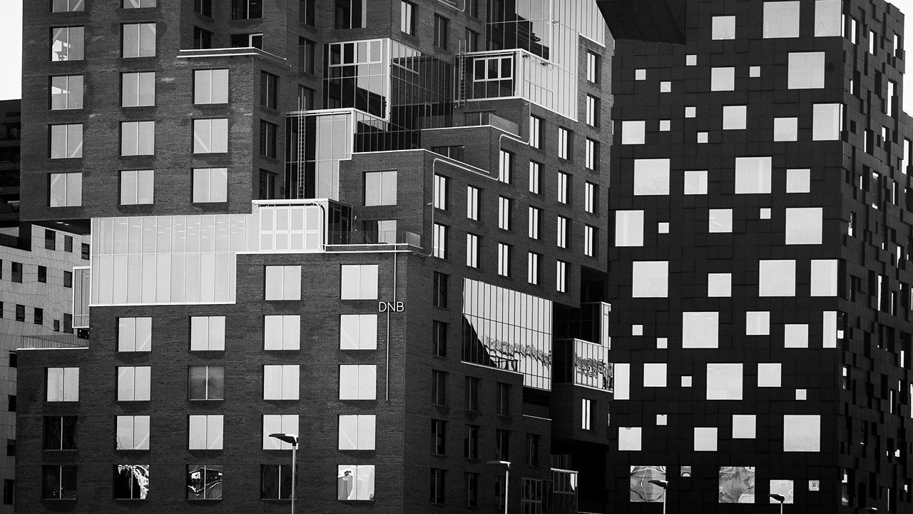 AF Zoom-Nikkor 28-85mm f/3.5-4.5 sample photo. Squares photography