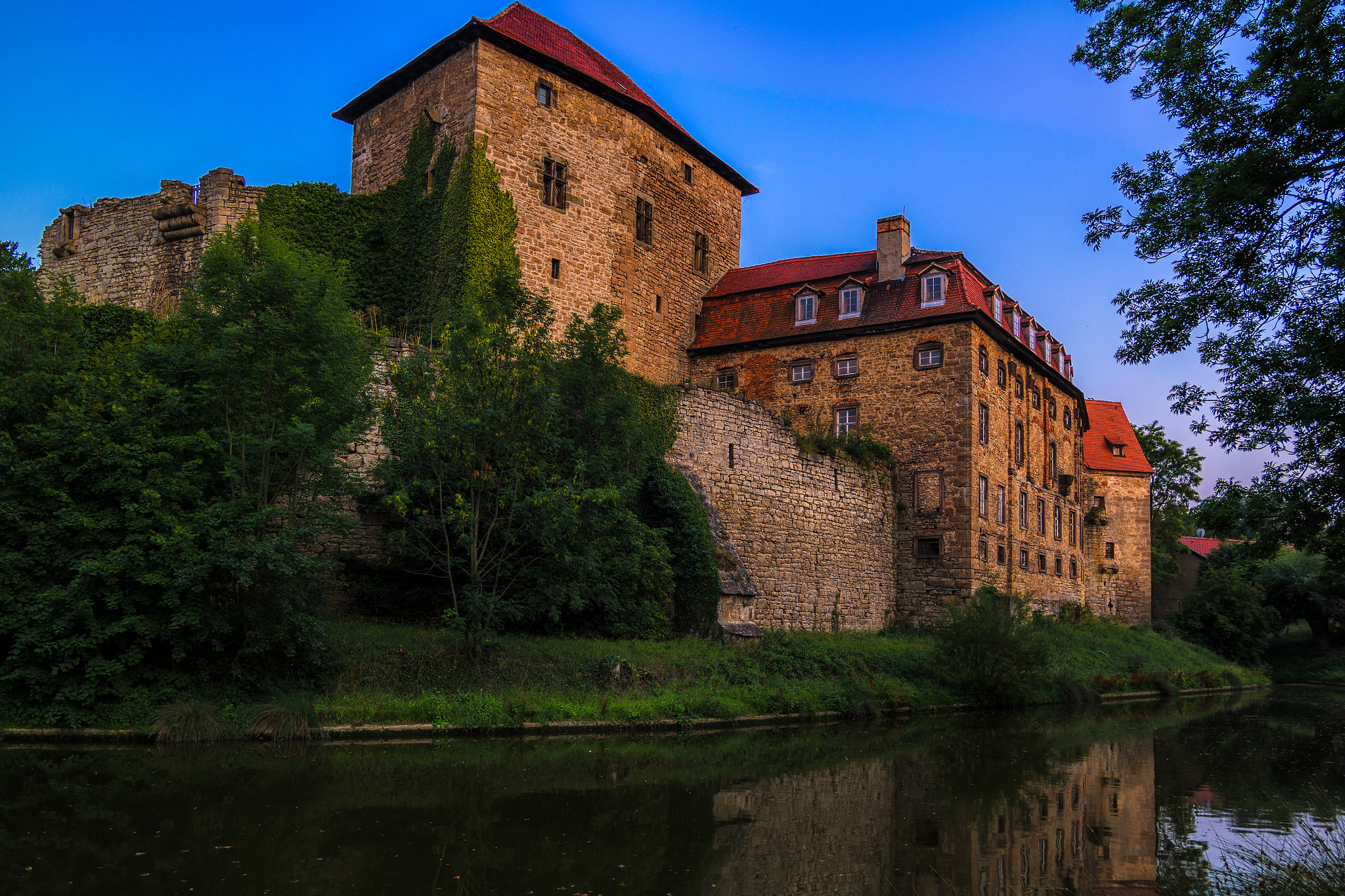 Samsung NX30 + Samsung NX 12-24mm F4-5.6 ED sample photo. Wasserburg kapellendorf photography