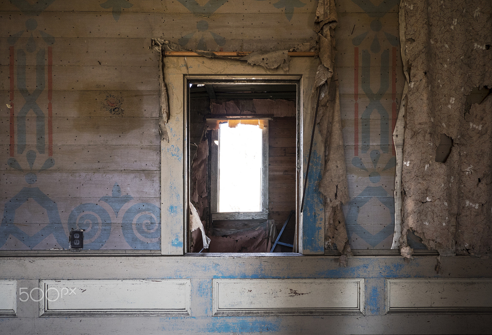 Panasonic Lumix DMC-GX8 + Panasonic Lumix G Vario 7-14mm F4 ASPH sample photo. Abandoned house photography