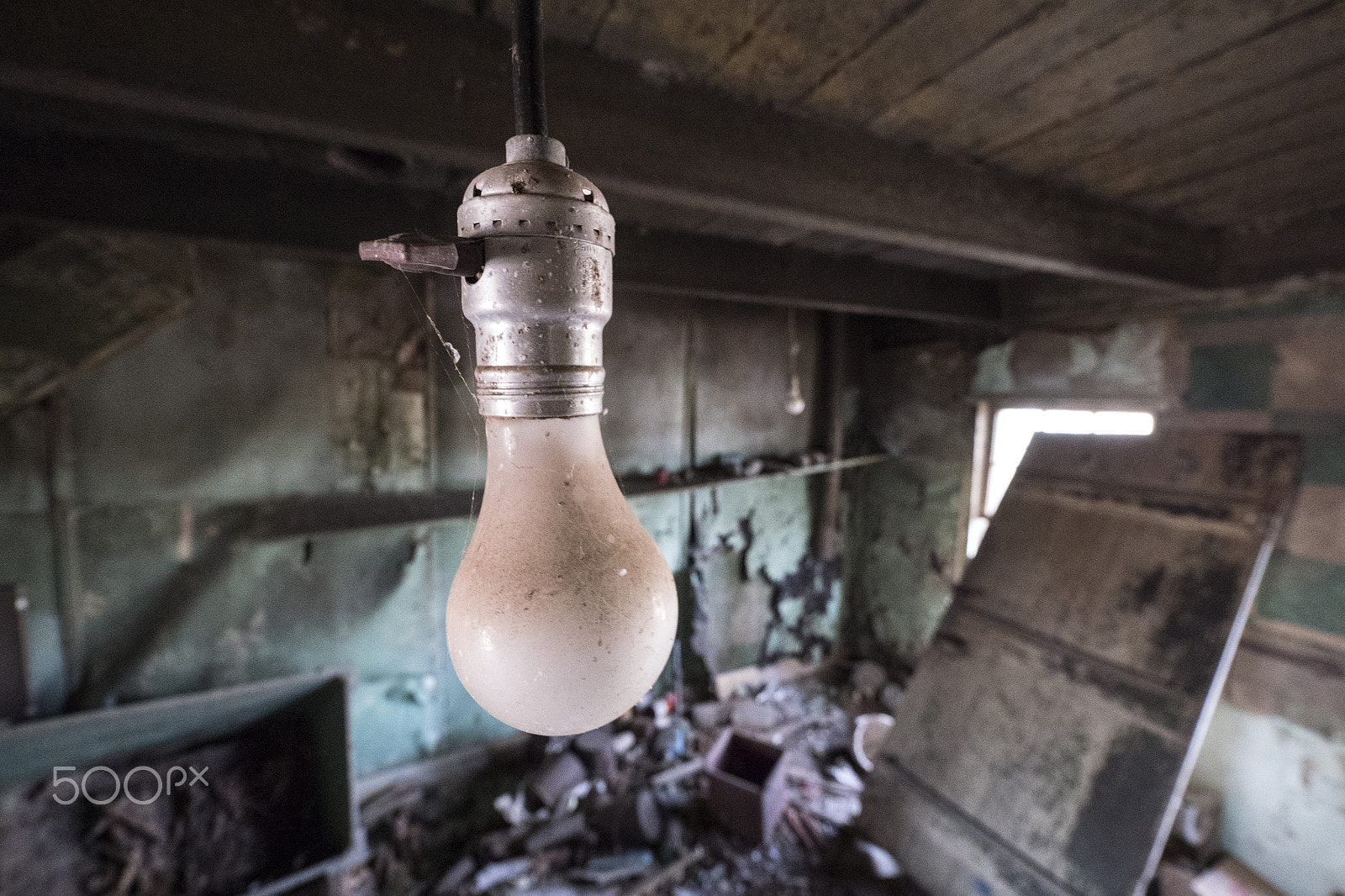 Panasonic Lumix DMC-GX8 + Panasonic Lumix G Vario 7-14mm F4 ASPH sample photo. Abandoned house photography