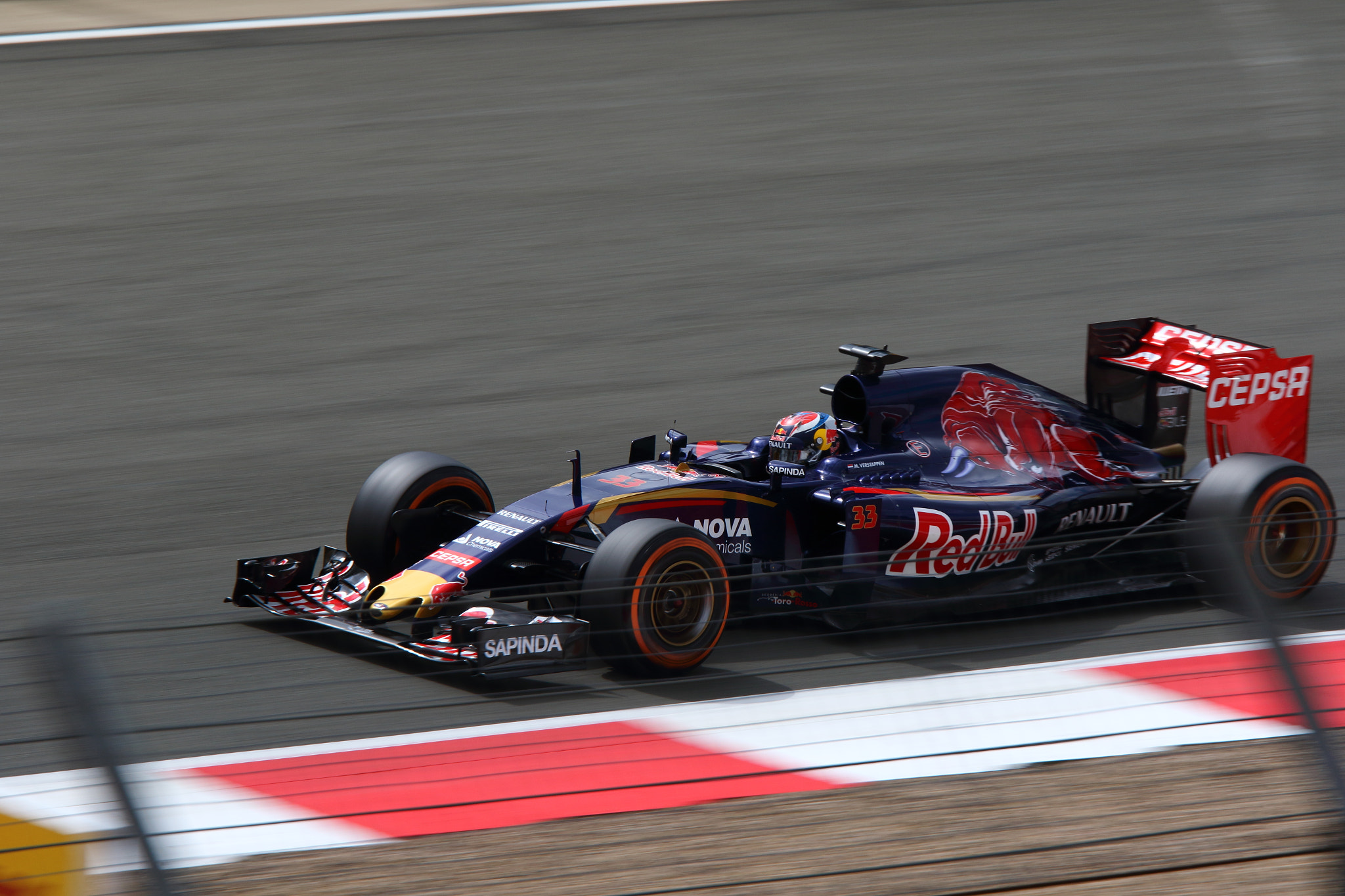 Canon EF 70-200mm F4L IS USM sample photo. F1 silverstone photography