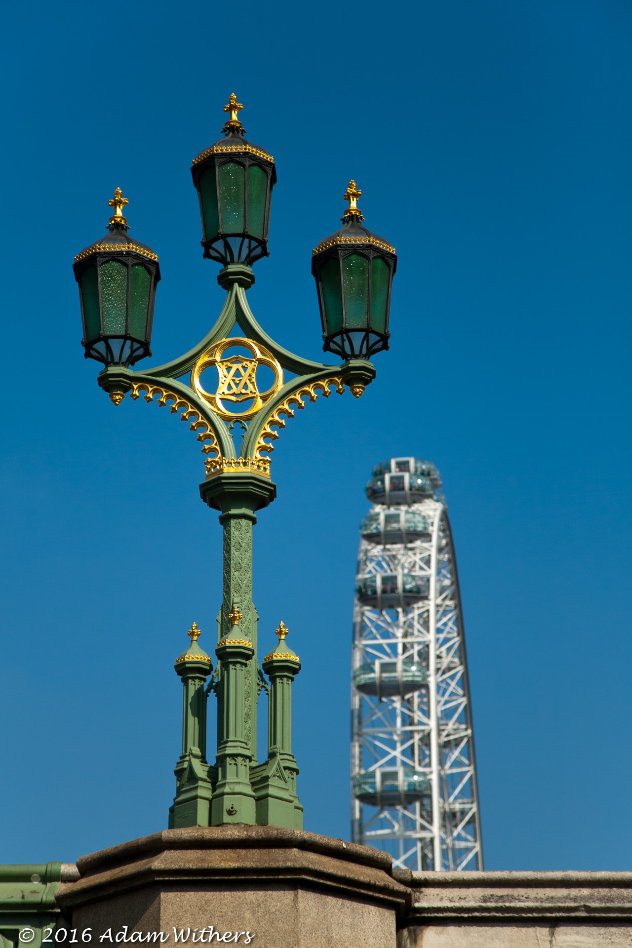 Canon EOS 400D (EOS Digital Rebel XTi / EOS Kiss Digital X) sample photo. Lamp on westminster bridge with london eye photography
