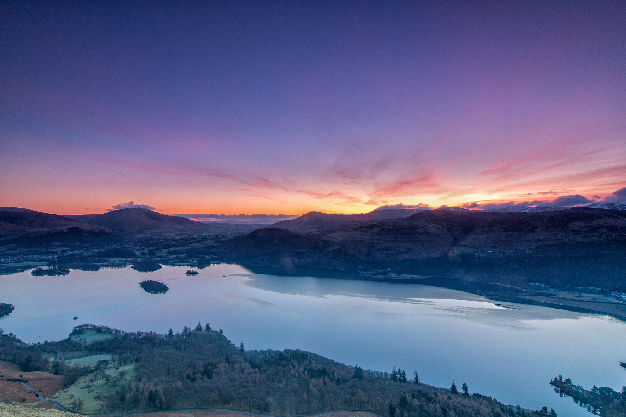 Canon EF-S 10-18mm F4.5–5.6 IS STM sample photo. Sunrise off catbells summit. photography
