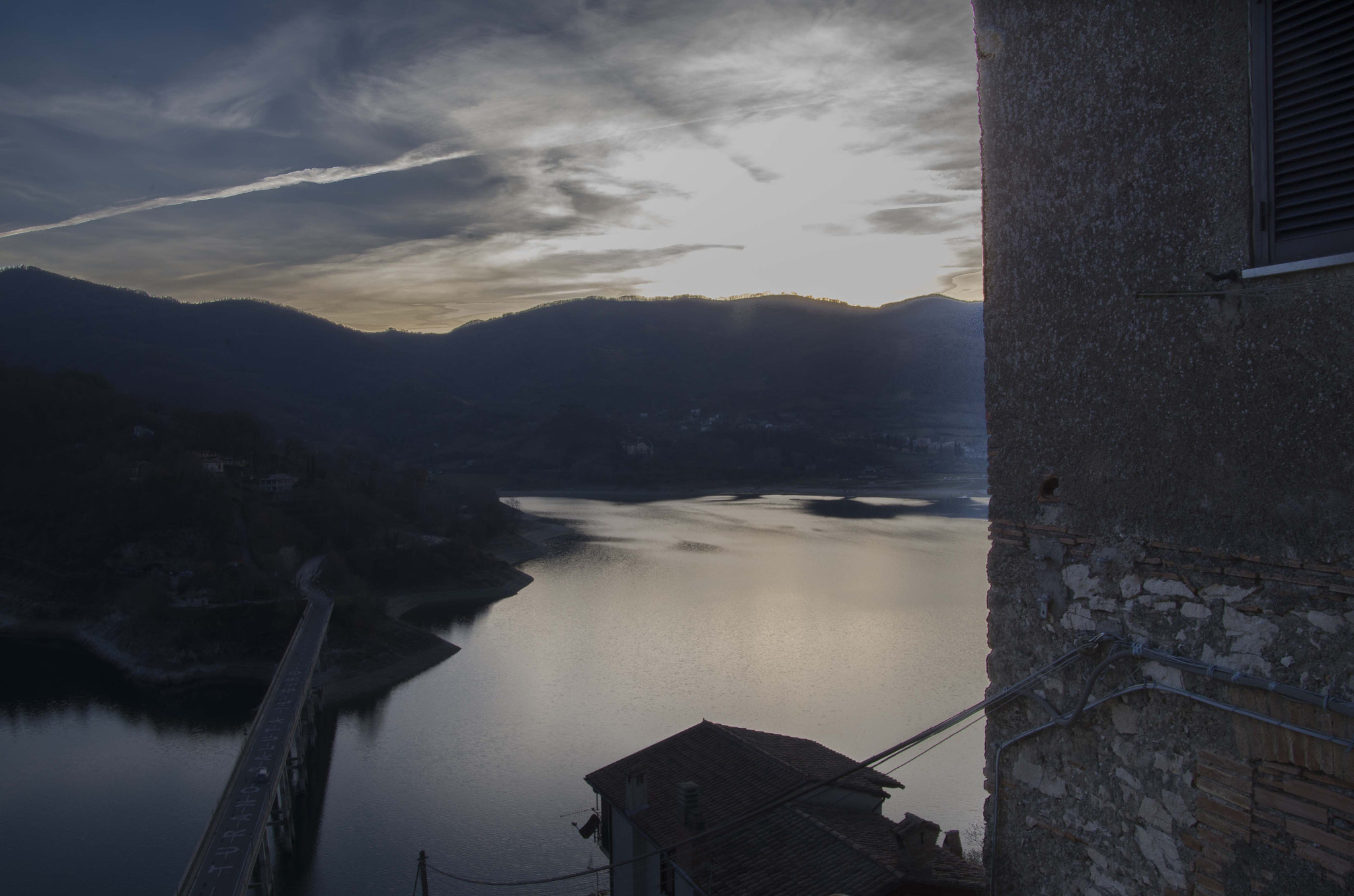Pentax smc DA 18-270mm F3.5-6.3 ED SDM sample photo. Tramonto a castel di tora photography