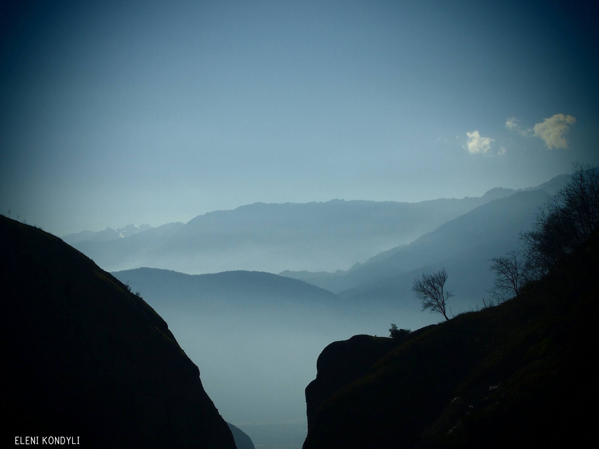 Olympus PEN E-P3 sample photo. Mist photography