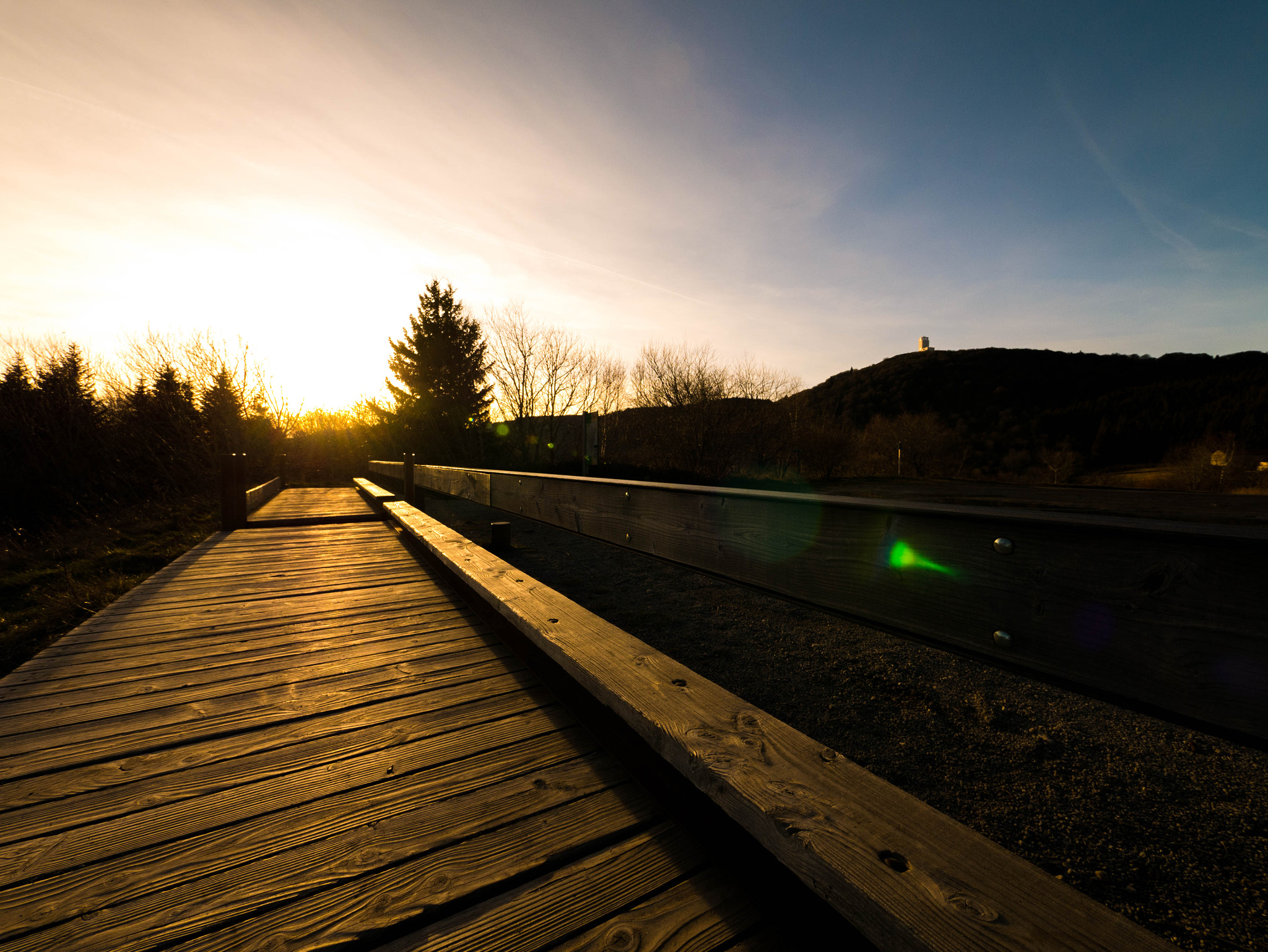 Panasonic Lumix DMC-G7 + Panasonic Lumix G Vario 7-14mm F4 ASPH sample photo. La passerelle photography