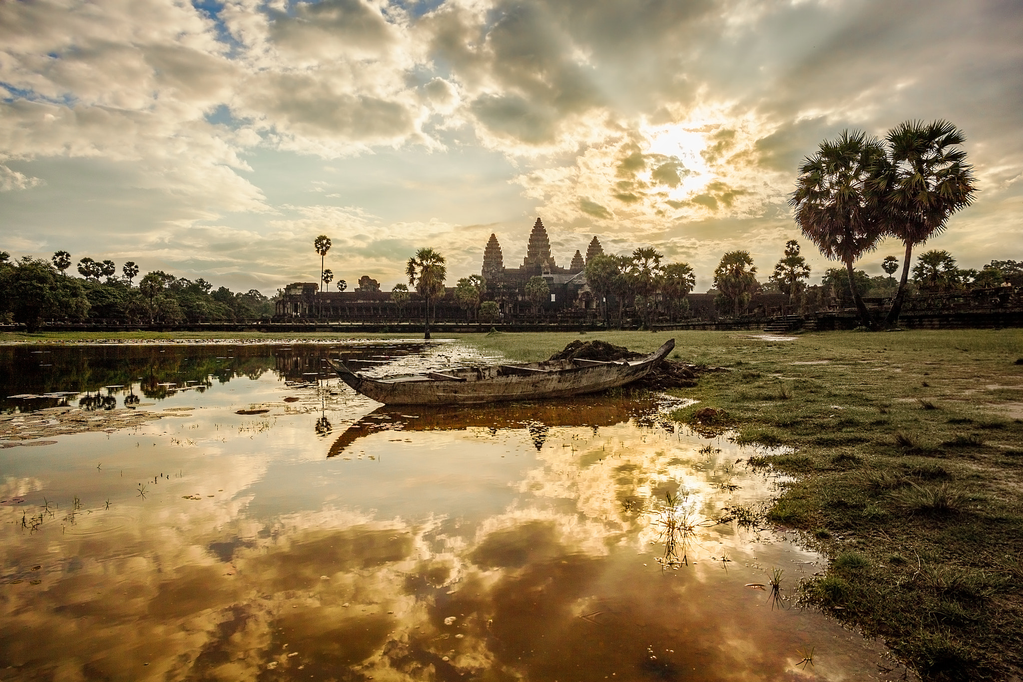 Voigtlander Color Skopar 20mm f/3.5 SLII Aspherical sample photo. Mighty angkor photography