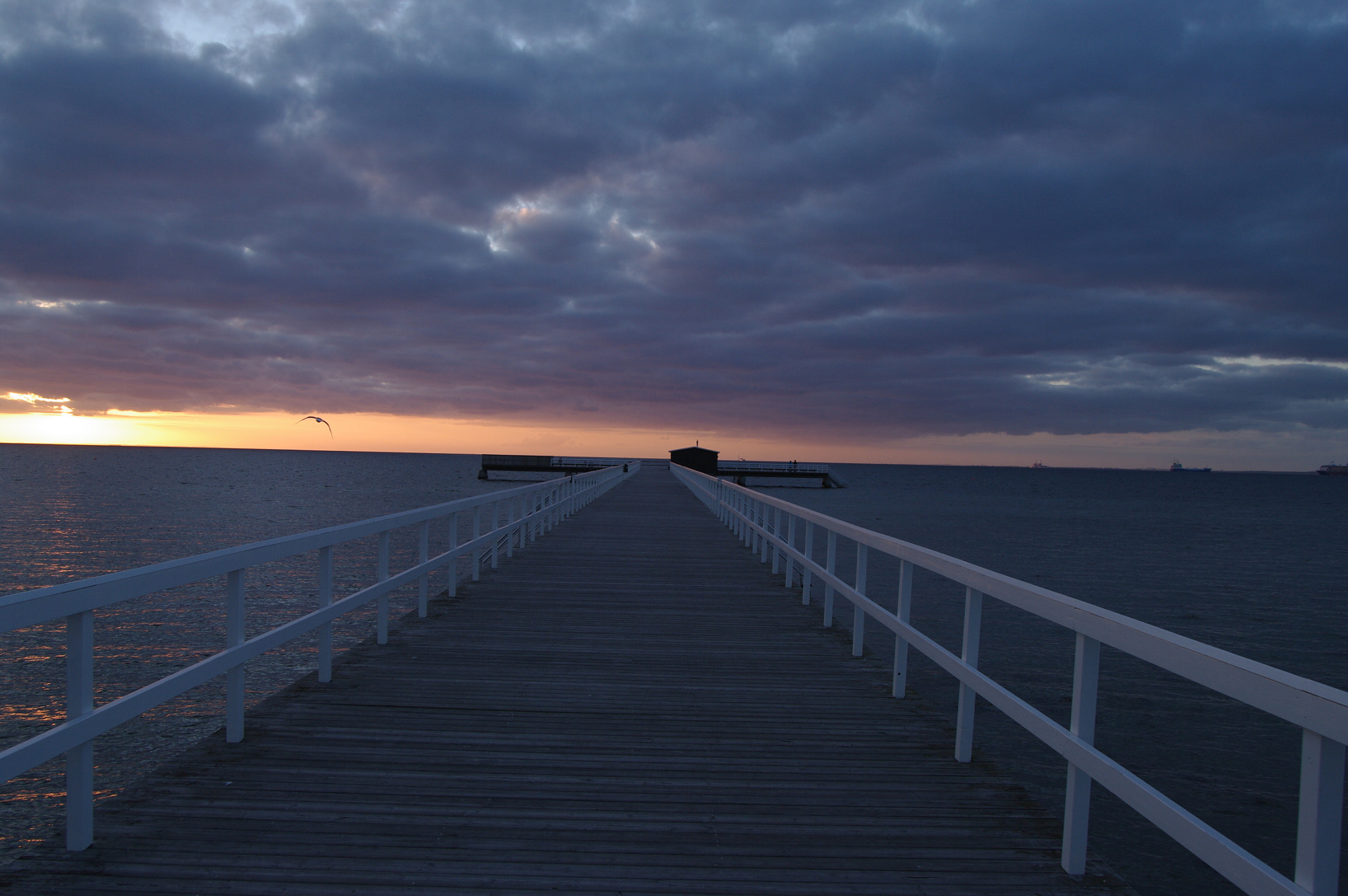 Pentax K20D + Sigma sample photo. Longwaytotheend photography