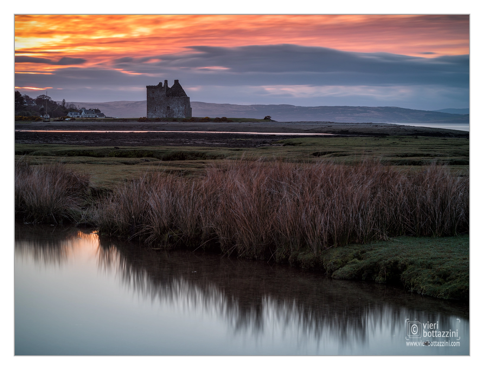 smc PENTAX-FA 645 80-160mm F4.5 sample photo. Lochranza's castle, ii photography