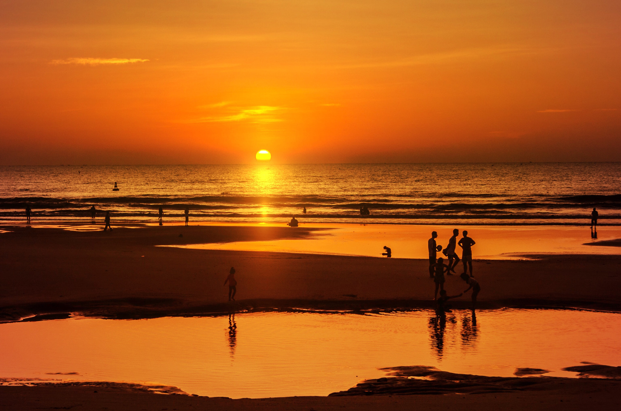 Nikon AF-S Nikkor 16-35mm F4G ED VR sample photo. Sunrise photography