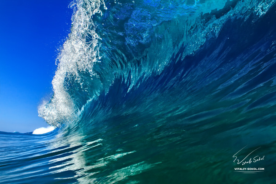 Canon EOS 7D + Canon EF 20mm F2.8 USM sample photo. Surfing wave but nobody photography