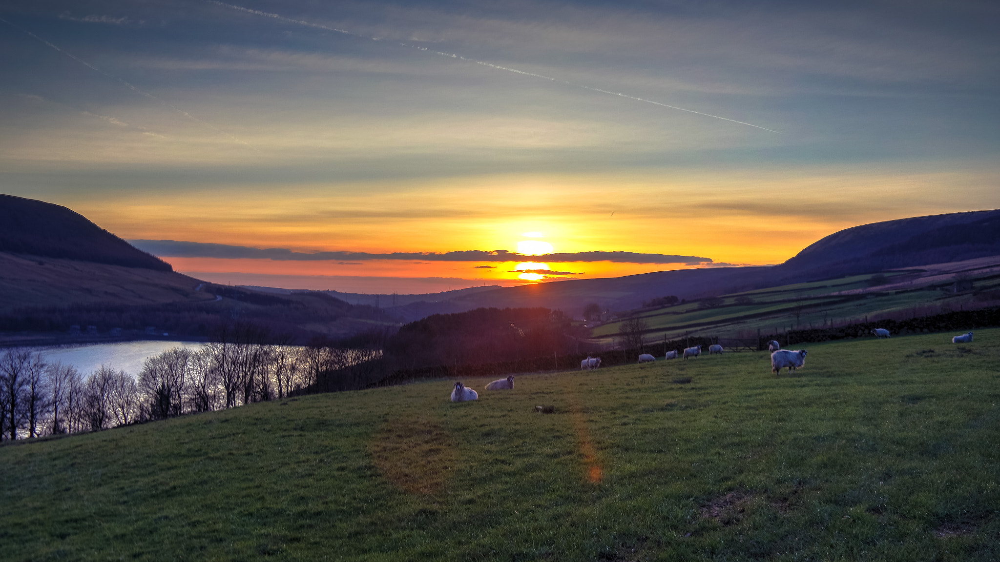 Samsung NX3000 + NX 18-55mm F3.5-5.6 sample photo. Peak district sunset photography