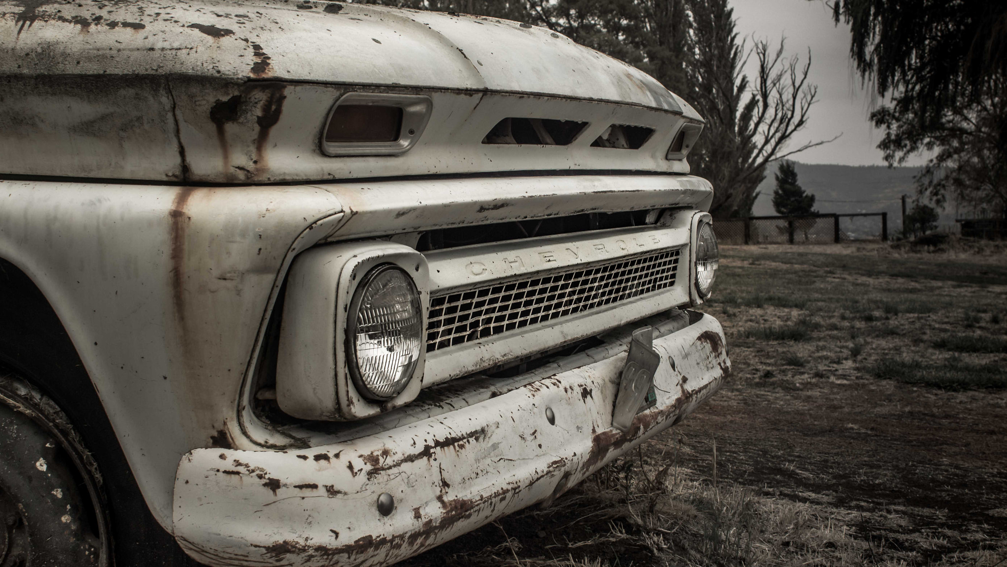 Sony SLT-A77 + Minolta AF 28-85mm F3.5-4.5 sample photo. Old chevy photography