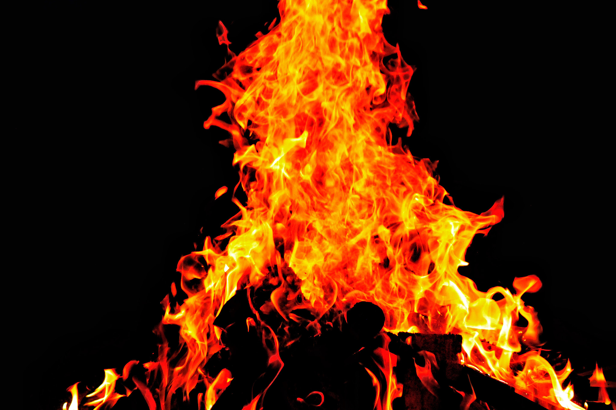 Canon EF-S 55-250mm F4-5.6 IS sample photo. Fire pit photography