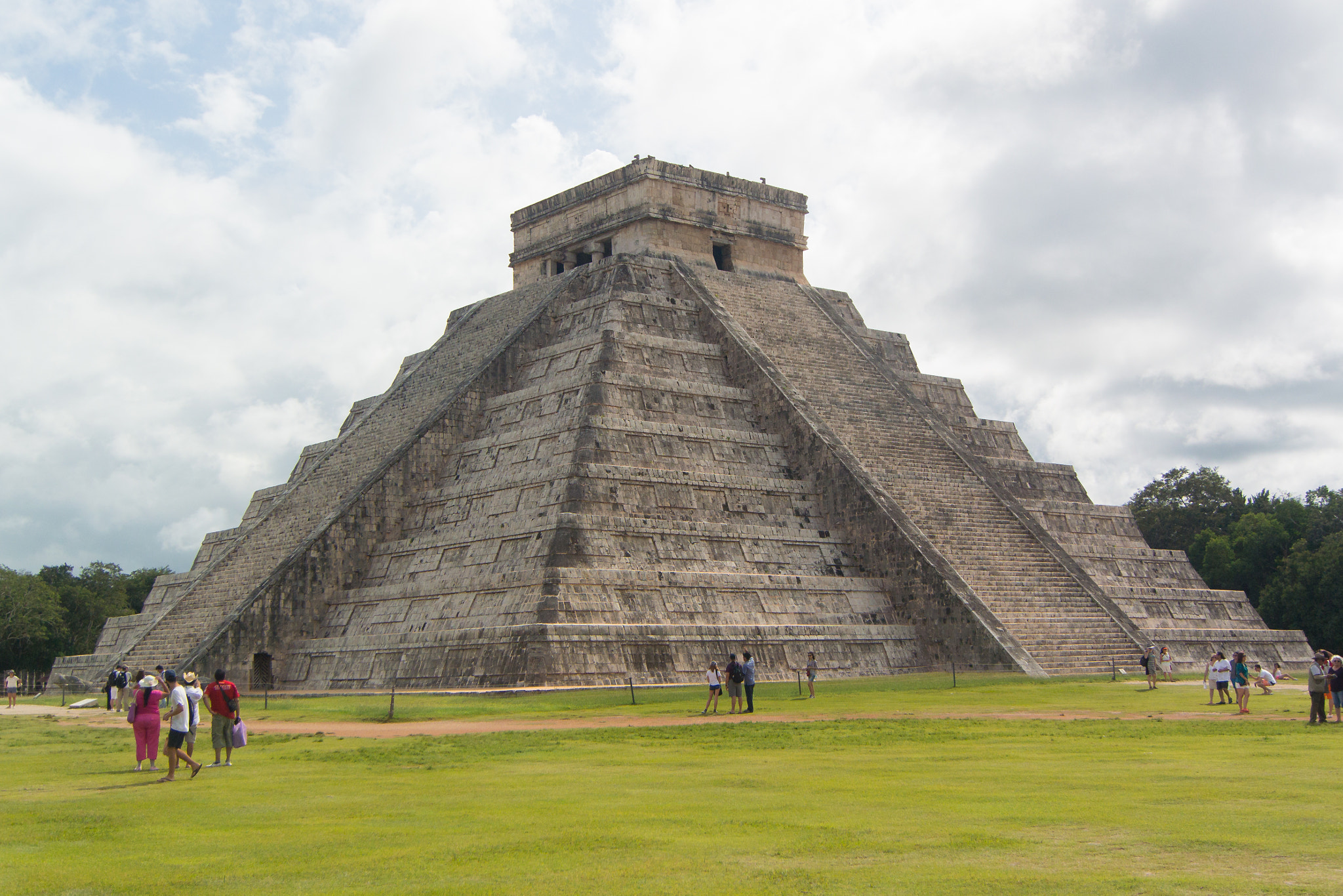 1 NIKKOR VR 10-100mm f/4-5.6 sample photo. El castillo photography