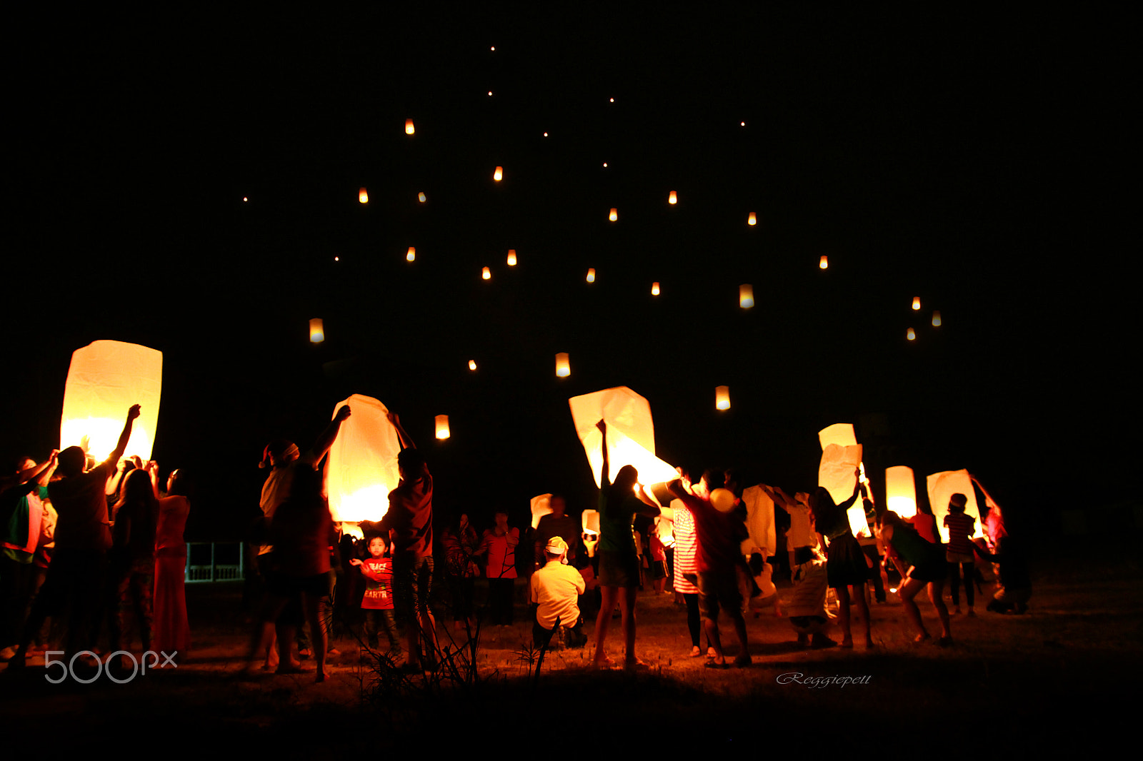 Canon EOS 550D (EOS Rebel T2i / EOS Kiss X4) sample photo. Lantern photography