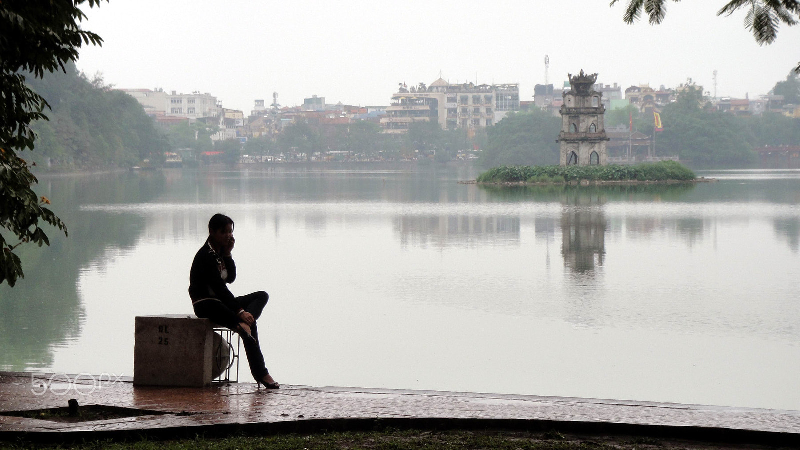 Sony DSC-TX1 sample photo. Hoan kiem lake alone photography