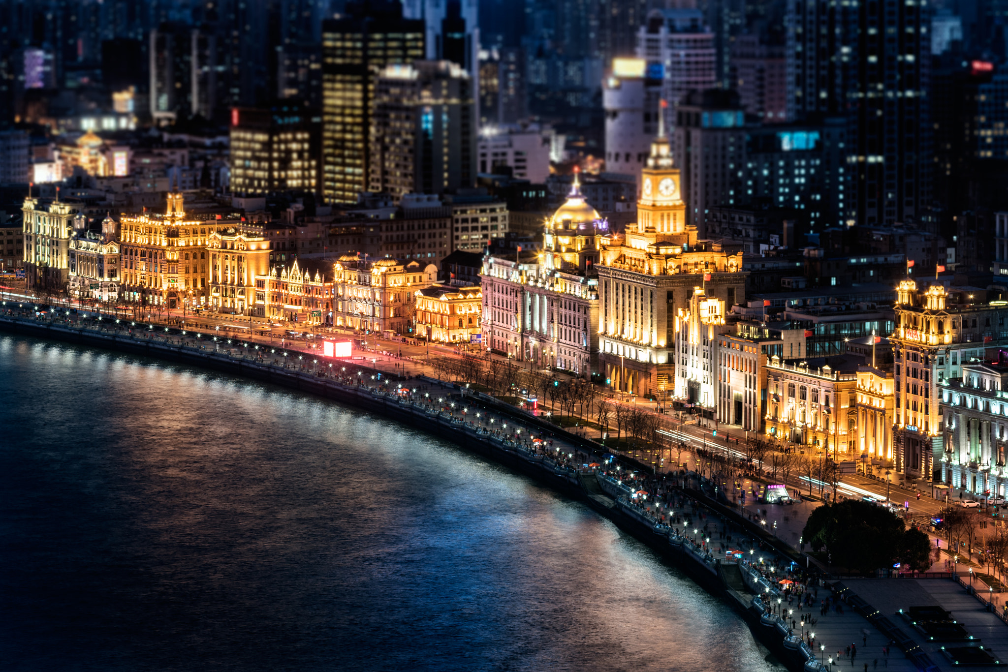 Sony a7R II + Canon EF 85mm F1.2L II USM sample photo. The bund in shanghai photography