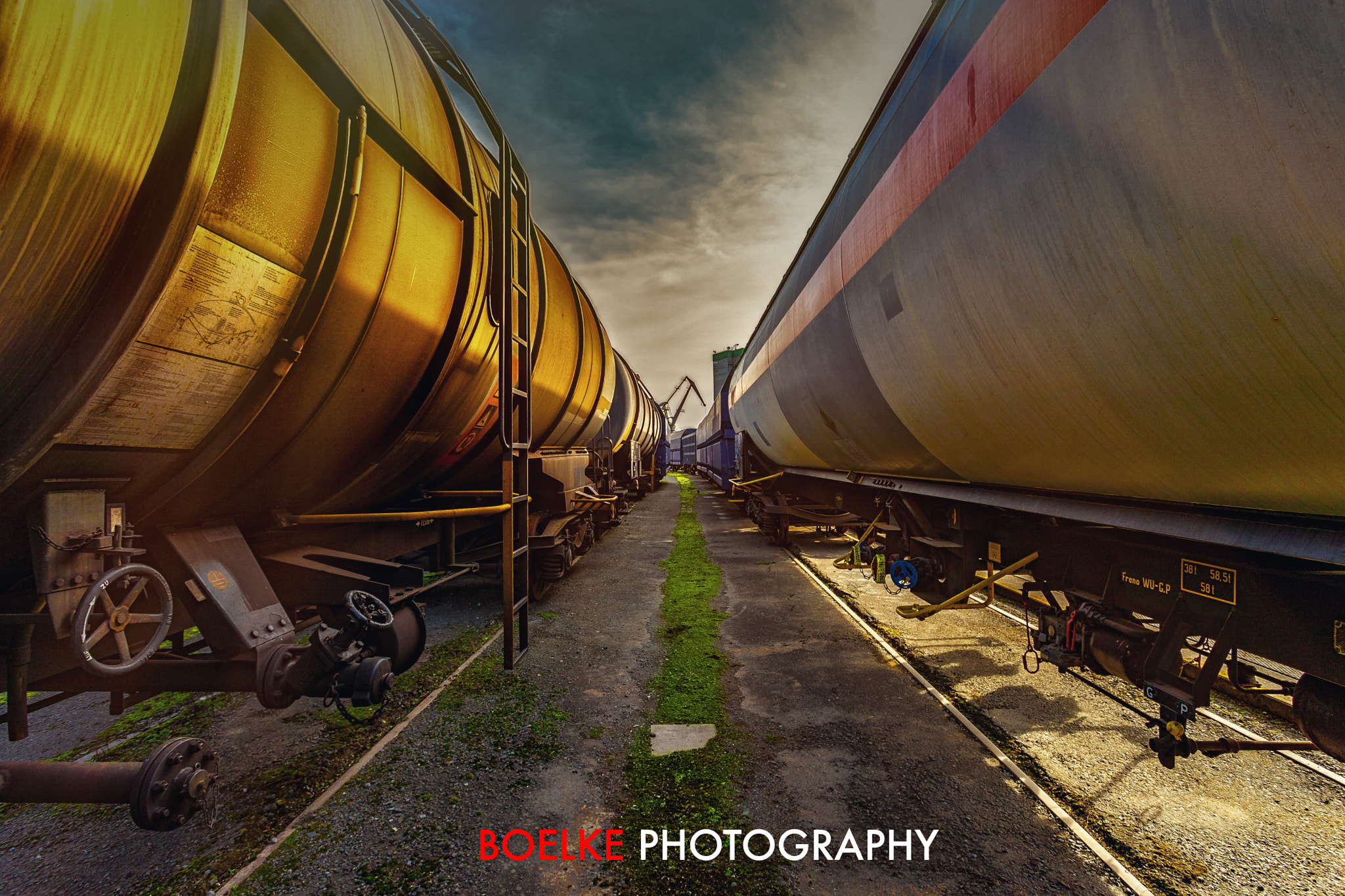 Canon EOS-1Ds Mark III sample photo. Train.... photography