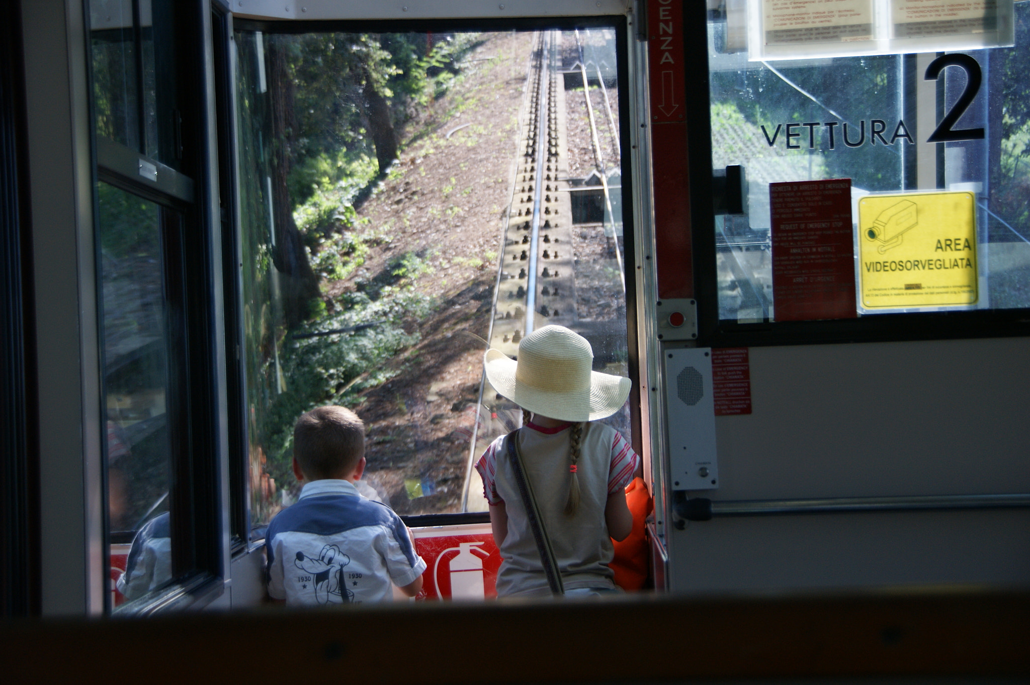 Sony Alpha DSLR-A350 sample photo. The train goes up? photography
