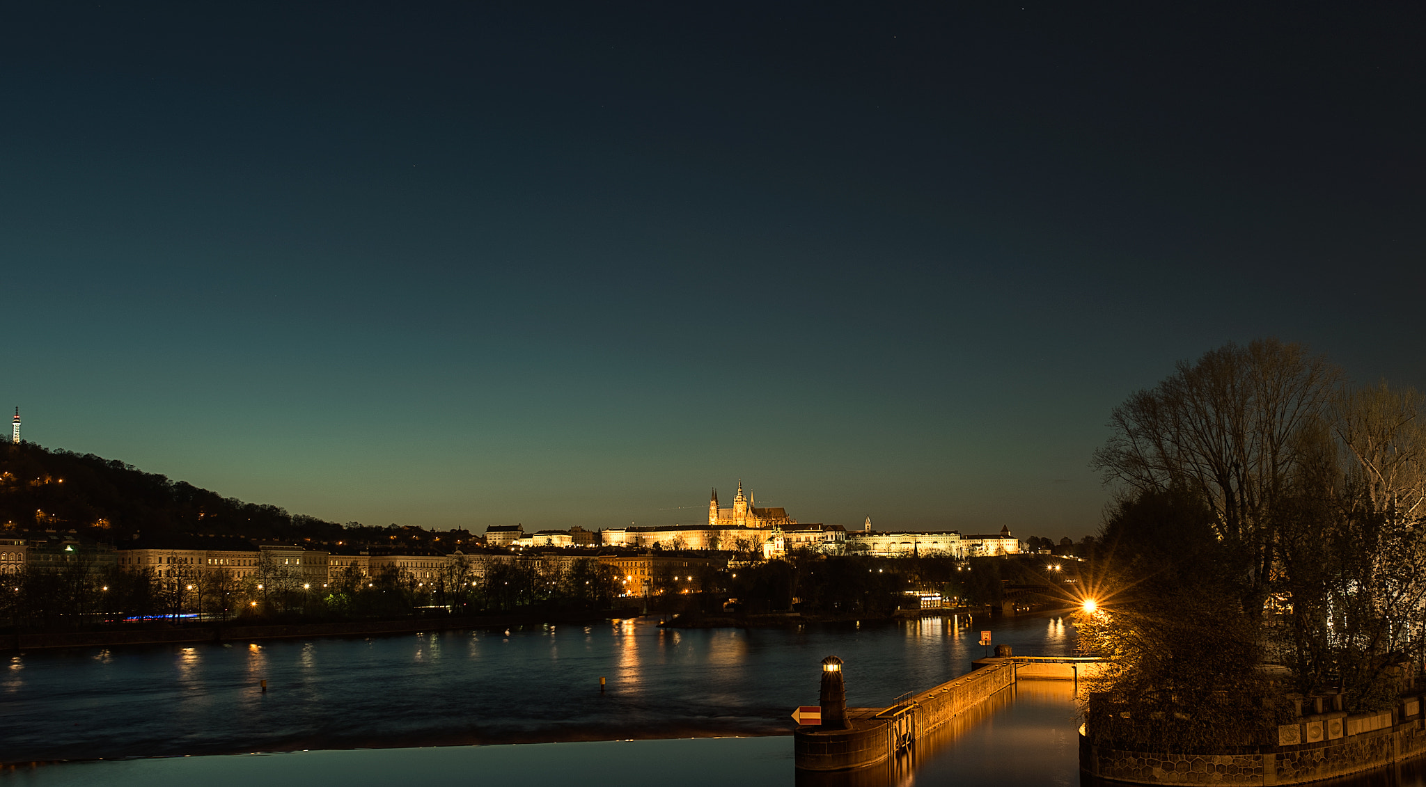 Sony a7R + Sigma 35mm F1.4 DG HSM Art sample photo. Night prague photography