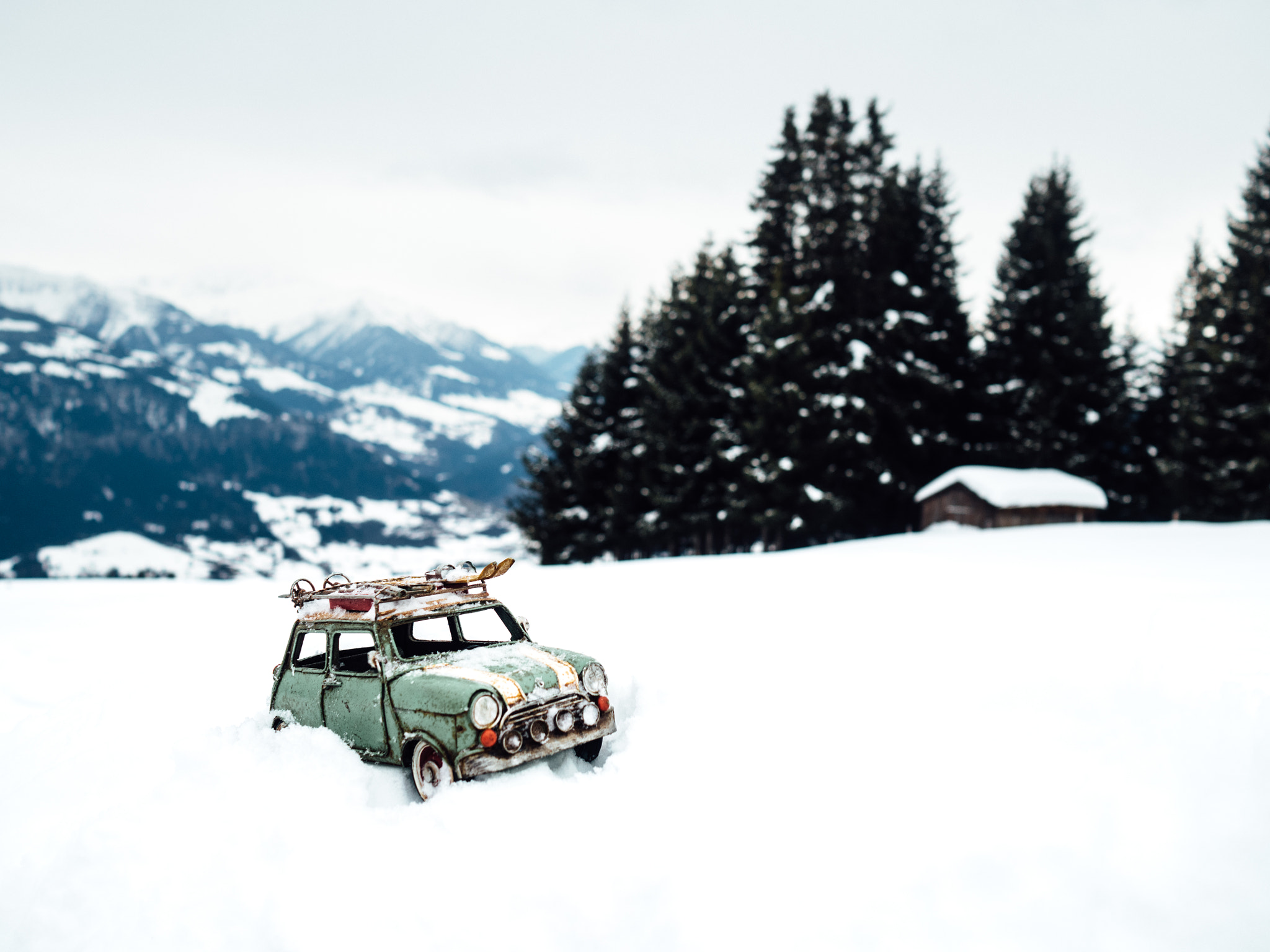 Olympus OM-D E-M5 II + Olympus M.Zuiko Digital 17mm F1.8 sample photo. Oops, i forgot to fit my snow tires before i left! photography