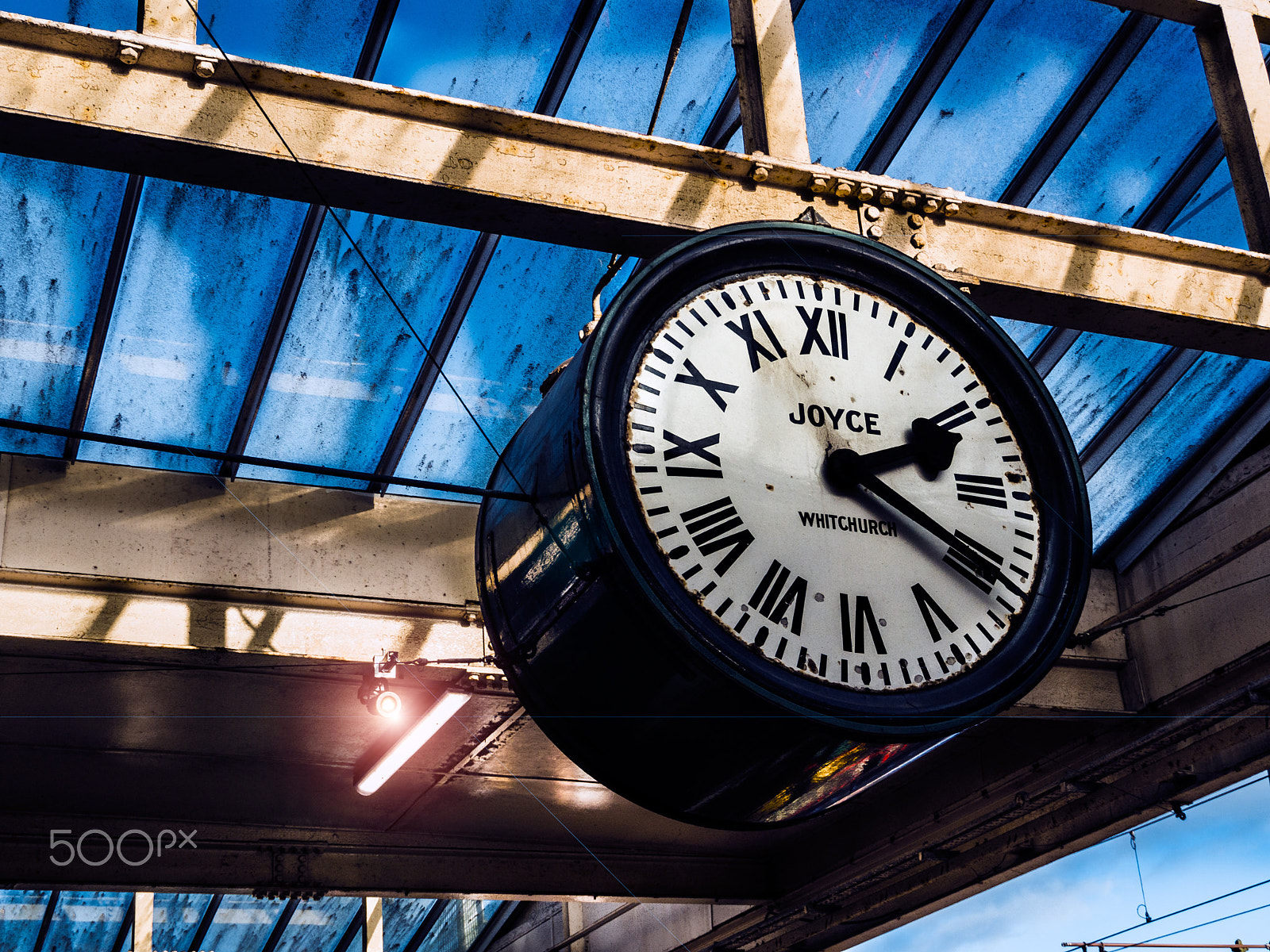 Panasonic Lumix DMC-G6 + LUMIX G VARIO PZ 14-42/F3.5-5.6 sample photo. Famous old clock from brief encounter film photography