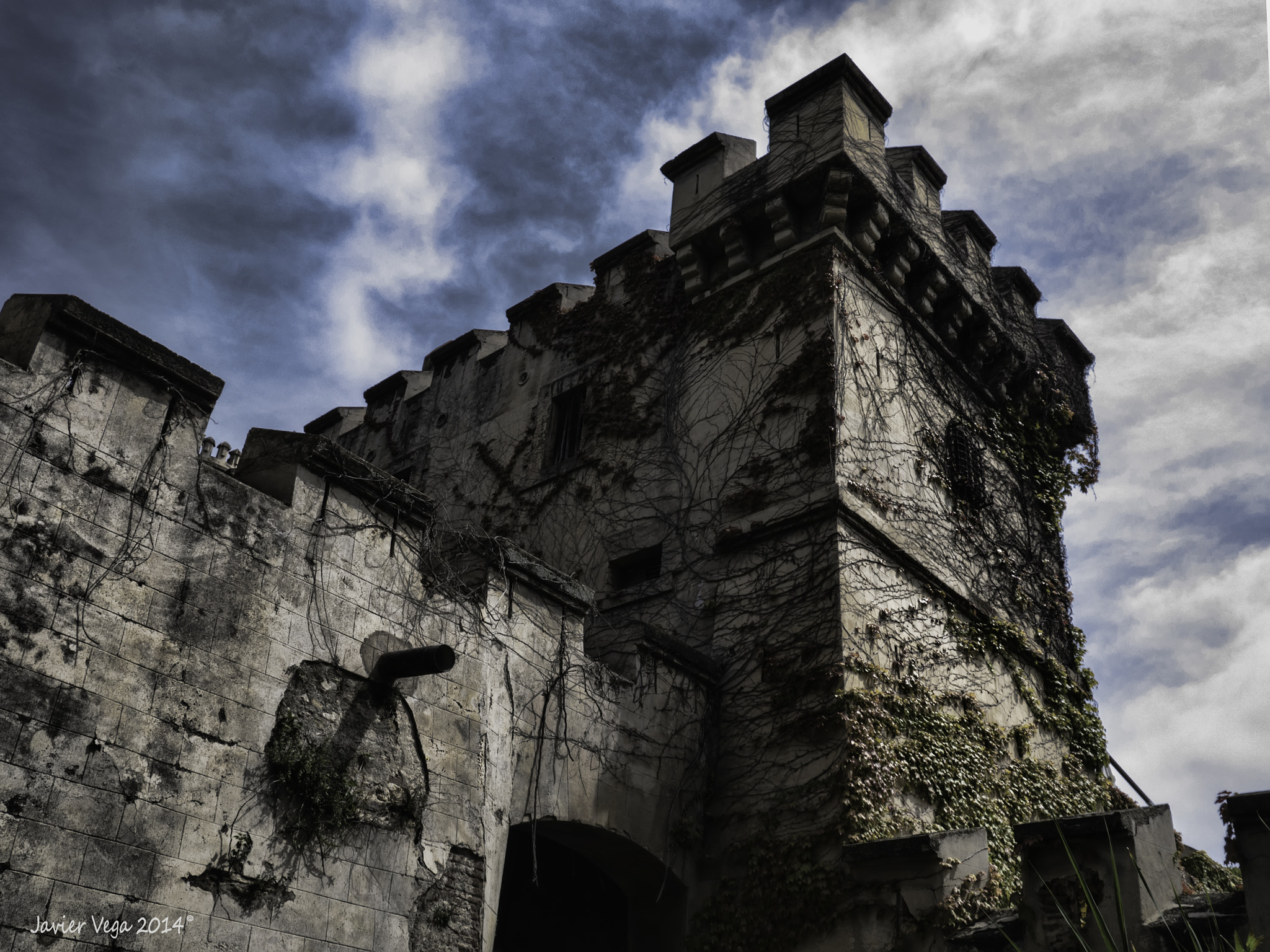 LUMIX G VARIO PZ 14-42/F3.5-5.6 sample photo. Jalpí castle. photography