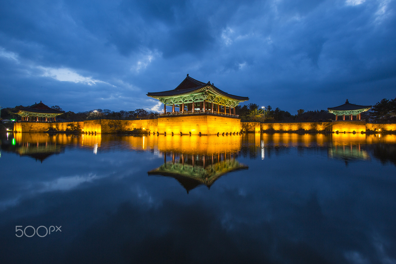 Canon EOS 6D + Canon EF 16-35mm F2.8L USM sample photo. Old korean architecture photography