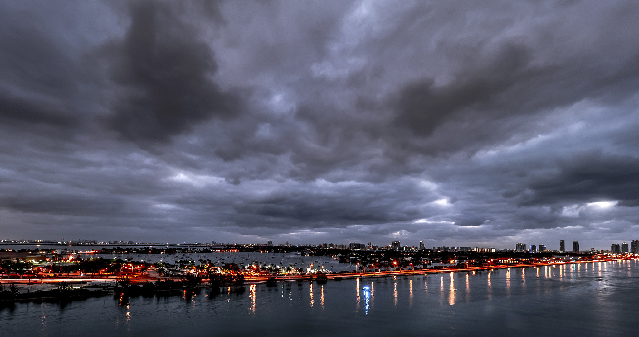 Panasonic Lumix DMC-GX8 + Olympus M.Zuiko Digital ED 7-14mm F2.8 PRO sample photo. Dramatic sky miami photography