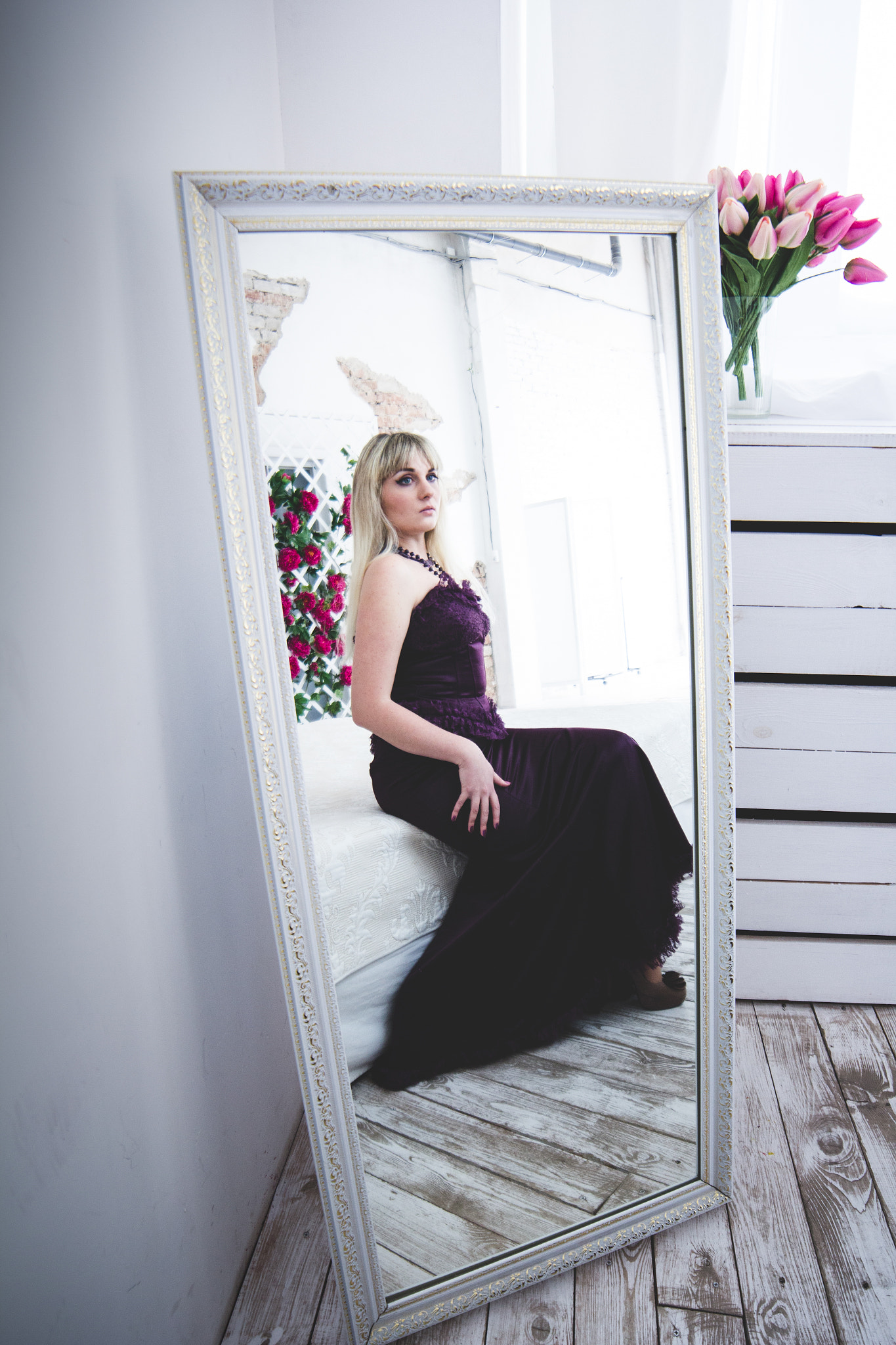 Canon EF 14mm F2.8L II USM sample photo. Girl in violet photography