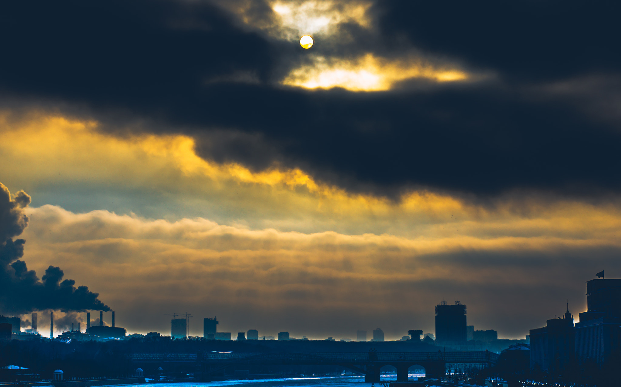 Sony Alpha DSLR-A500 + Sony 50mm F1.4 sample photo. Moon photography