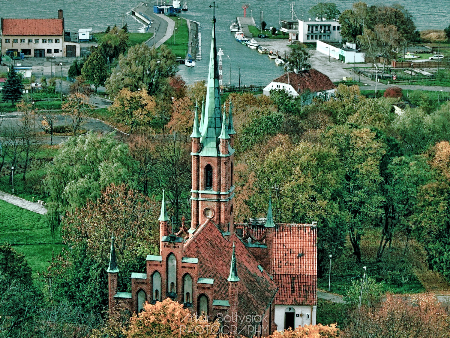 Fujifilm FinePix F40fd sample photo. Frombork photography