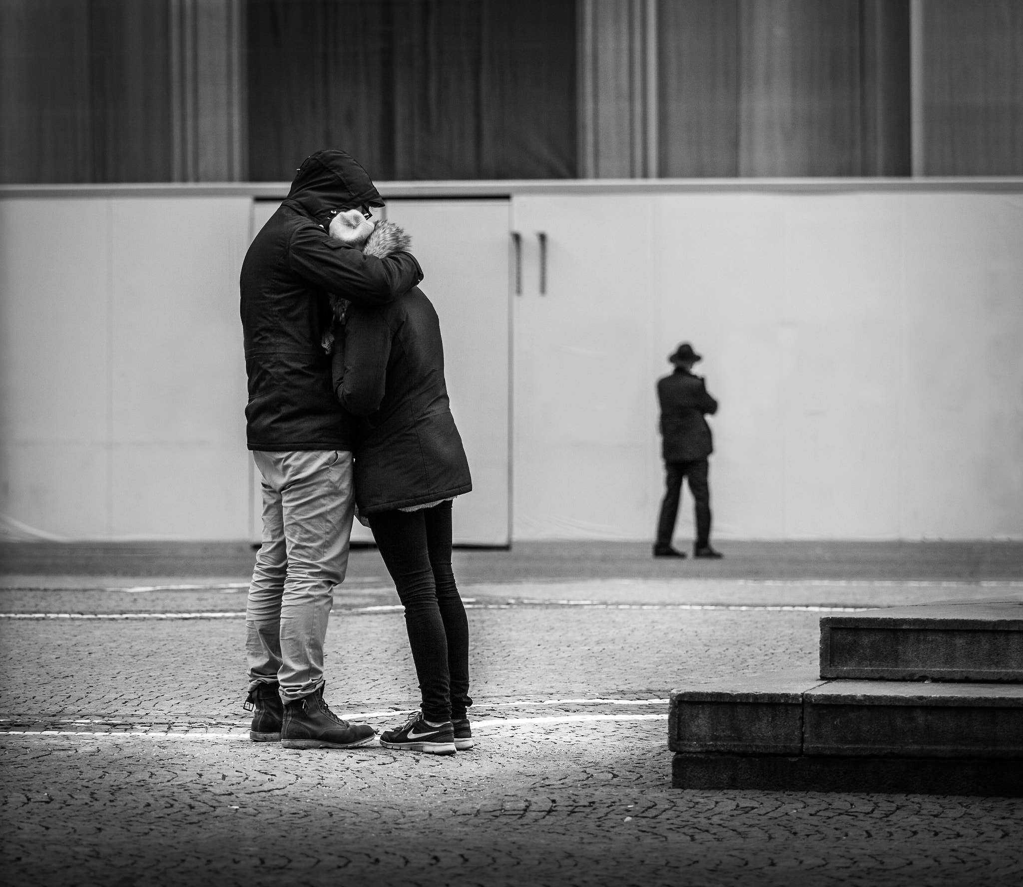 Canon EF 16-35mm F4L IS USM sample photo. ....the hug photography