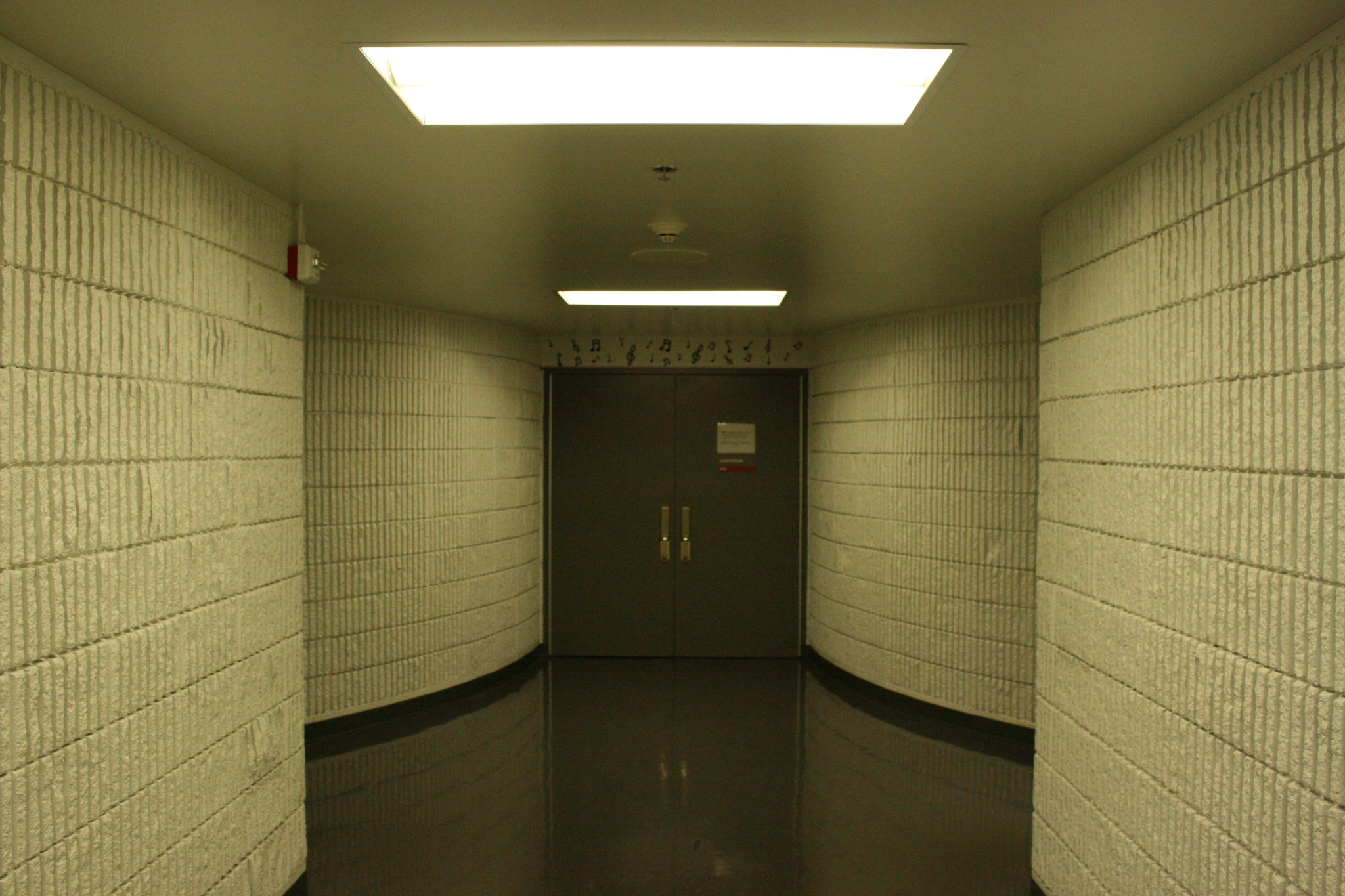 Canon EOS 400D (EOS Digital Rebel XTi / EOS Kiss Digital X) sample photo. Symmetry photography