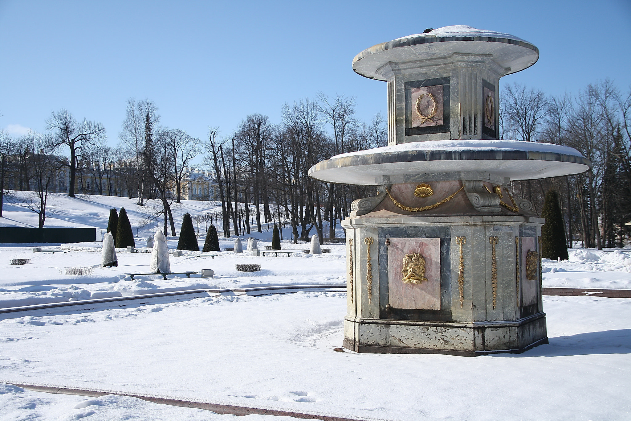 Sigma 18-125mm F3.8-5.6 DC OS HSM sample photo. The roman fountains in the winter photography