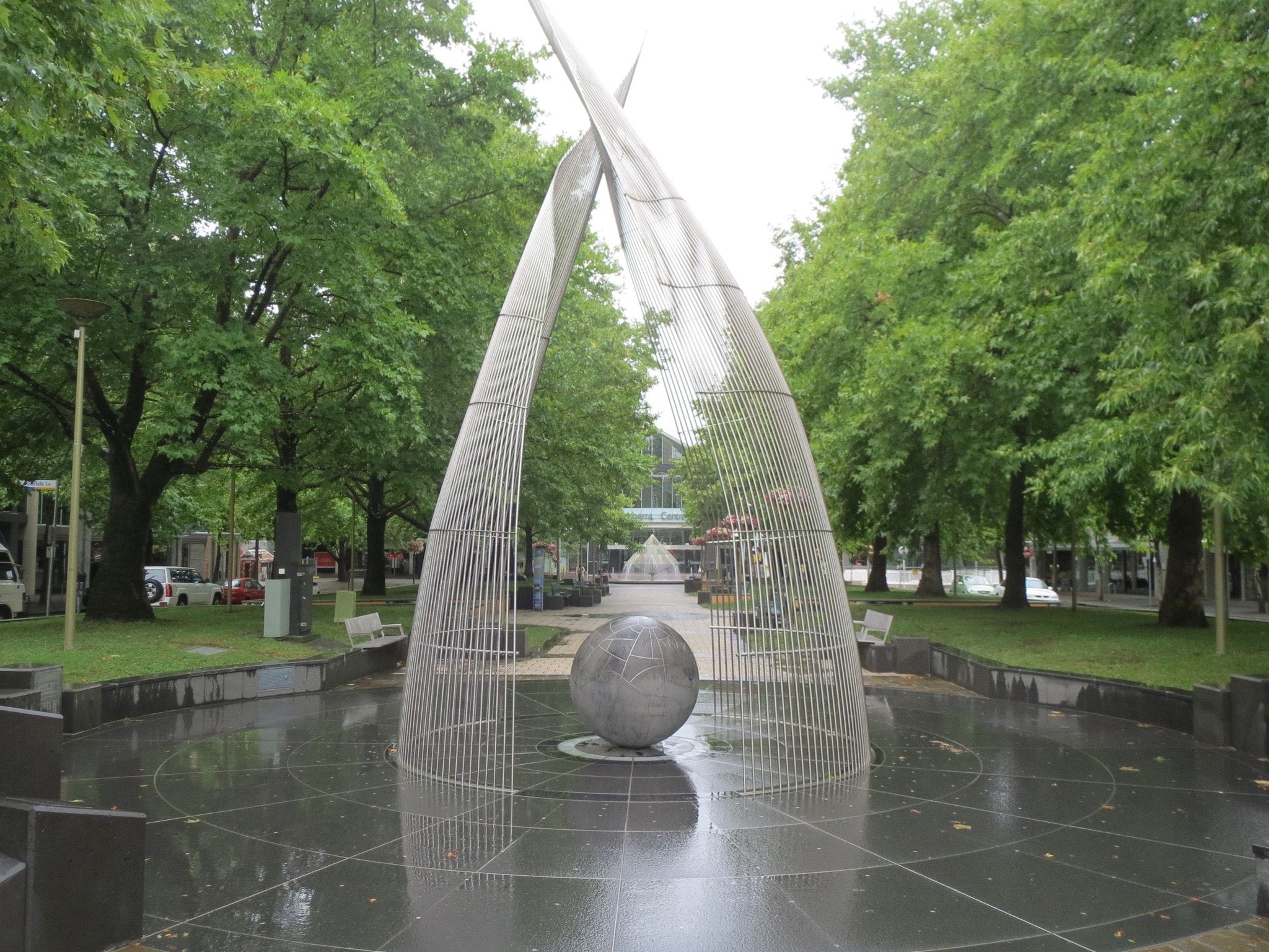 Canon PowerShot ELPH 530 HS (IXUS 510 HS / IXY 1) sample photo. Water fountain in canberra photography
