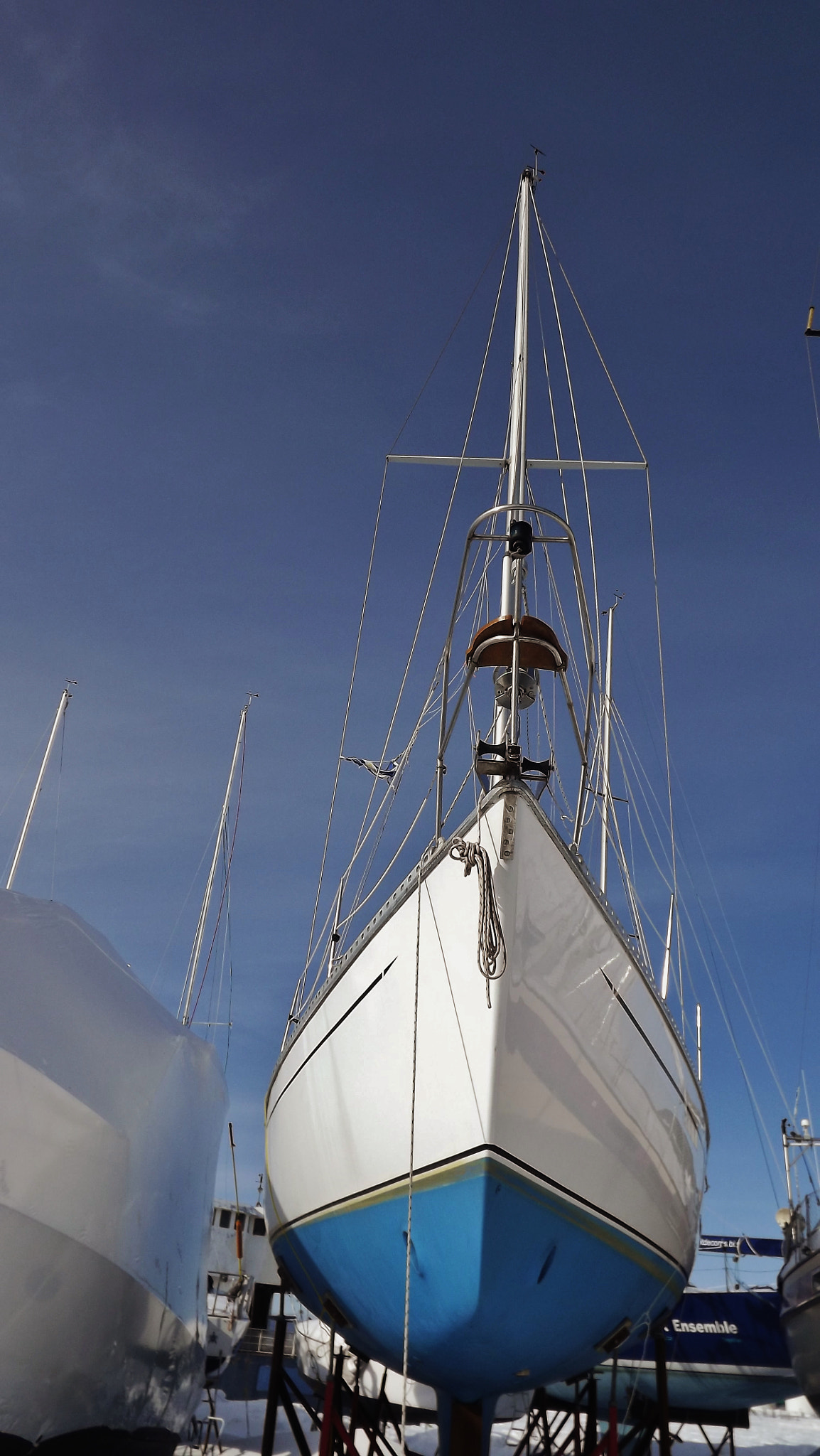 Fujifilm FinePix S3400 sample photo. Boat-sailing looking for the blue sky photography