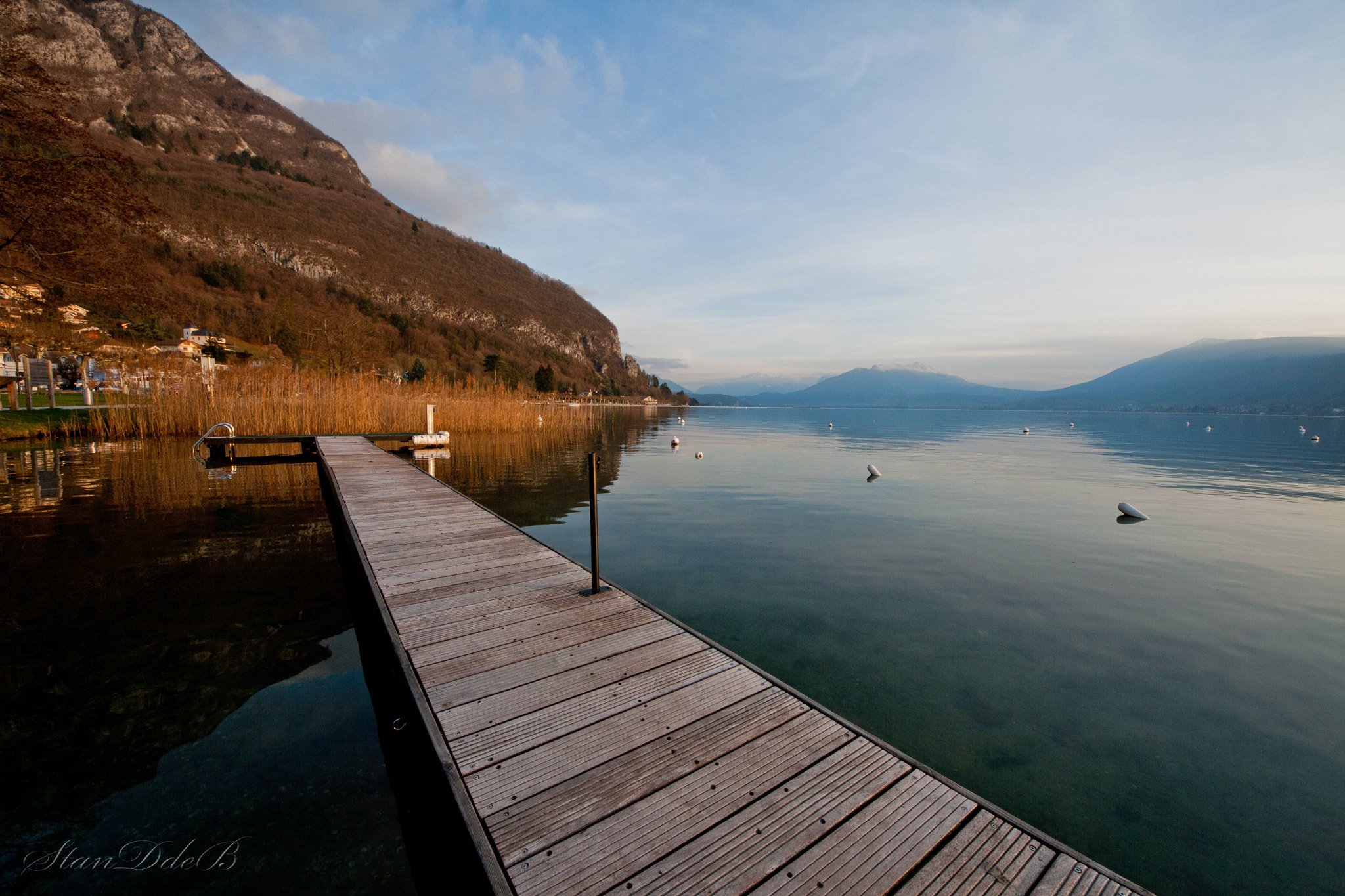Sigma 8-16mm F4.5-5.6 DC HSM sample photo. Lake annecy photography