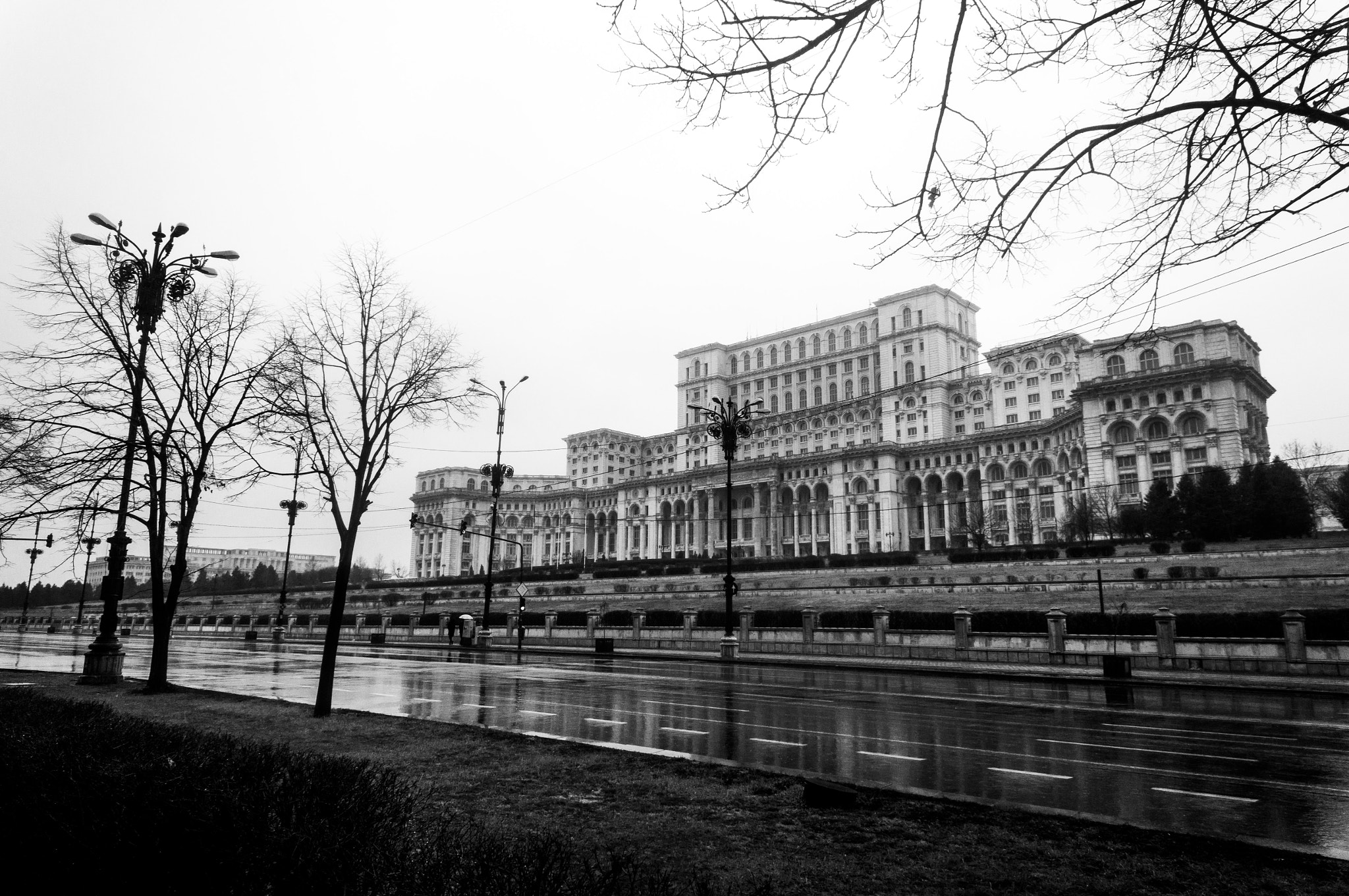 Sony Alpha NEX-5R + Sony E 16mm F2.8 sample photo. Palatul parlamentului photography